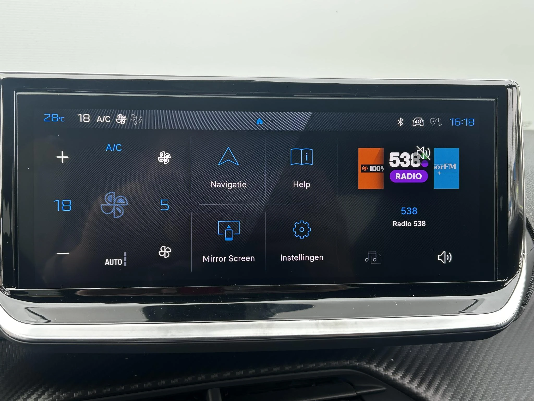 Peugeot-208-image-17