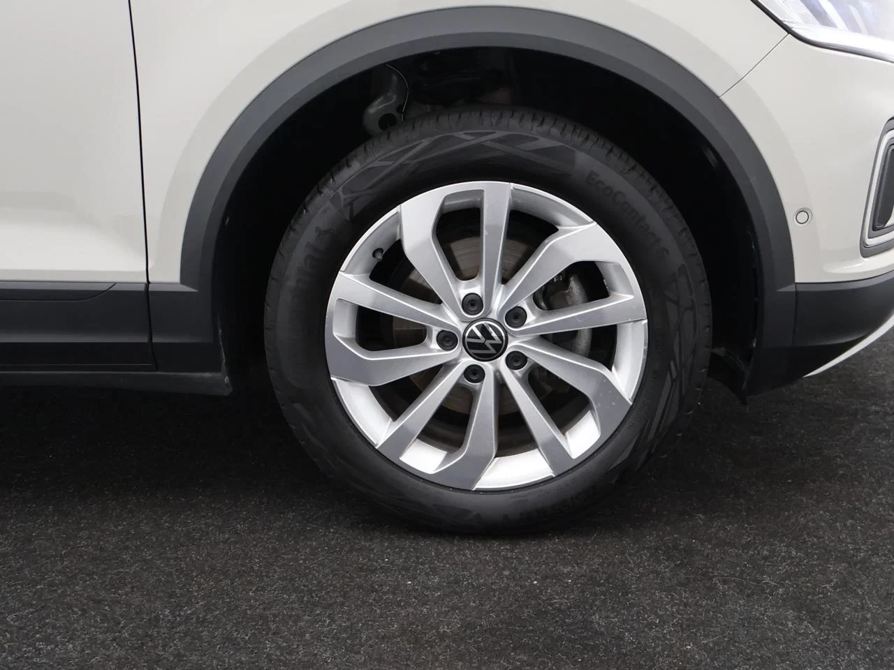 Volkswagen-T-Roc-image-3