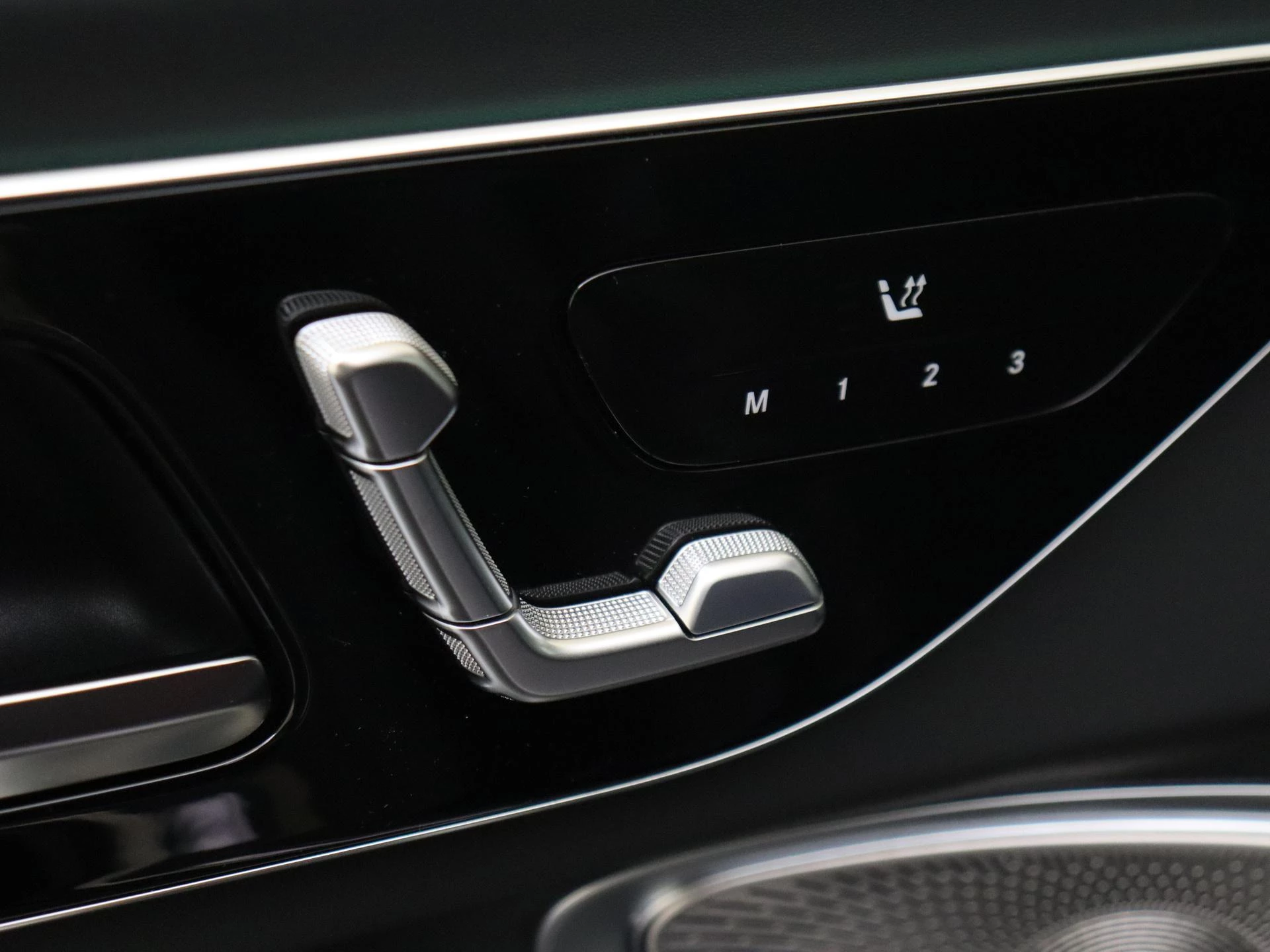 Mercedes-Benz-CLE-image-35