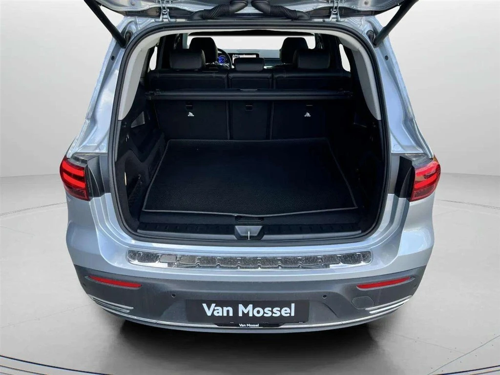 Mercedes-Benz-EQB-image-22