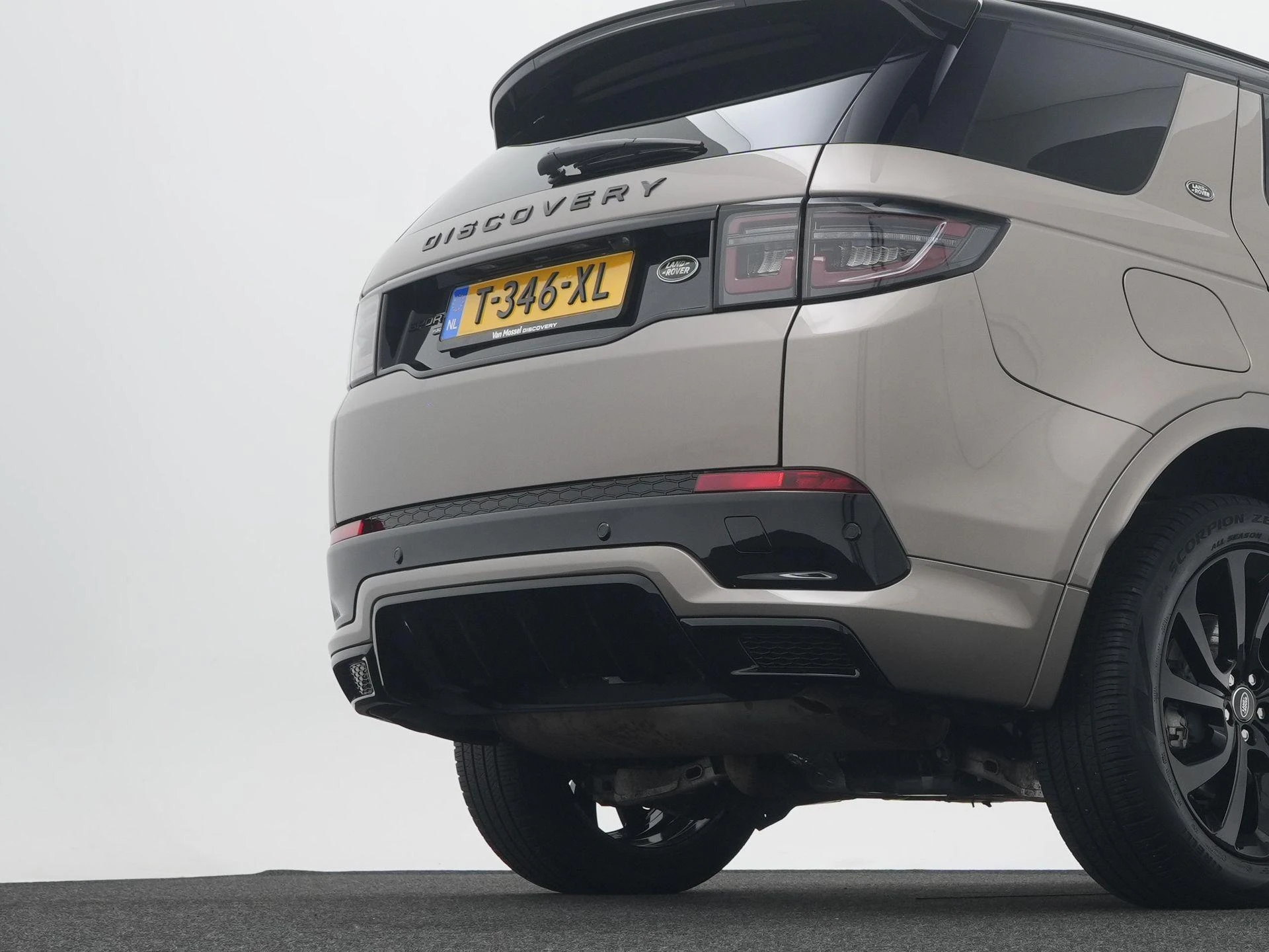 Land Rover-Discovery Sport-image-45