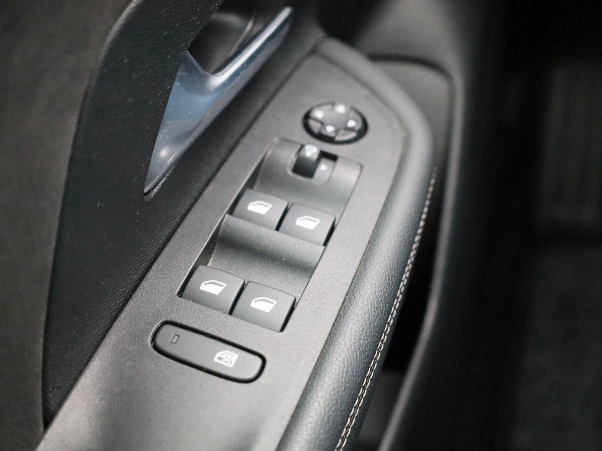 Opel-Mokka-e-image-27