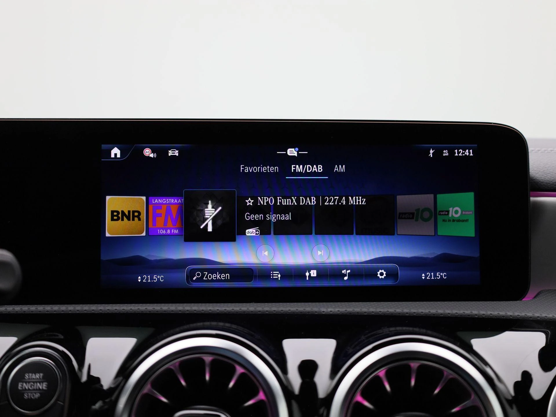 Mercedes-Benz-CLA-image-21