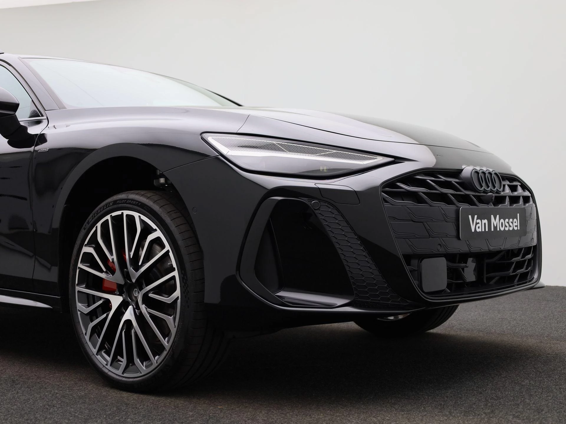 Audi A6 Avant 2.0 e-hybrid quattro S Competition 367 PK