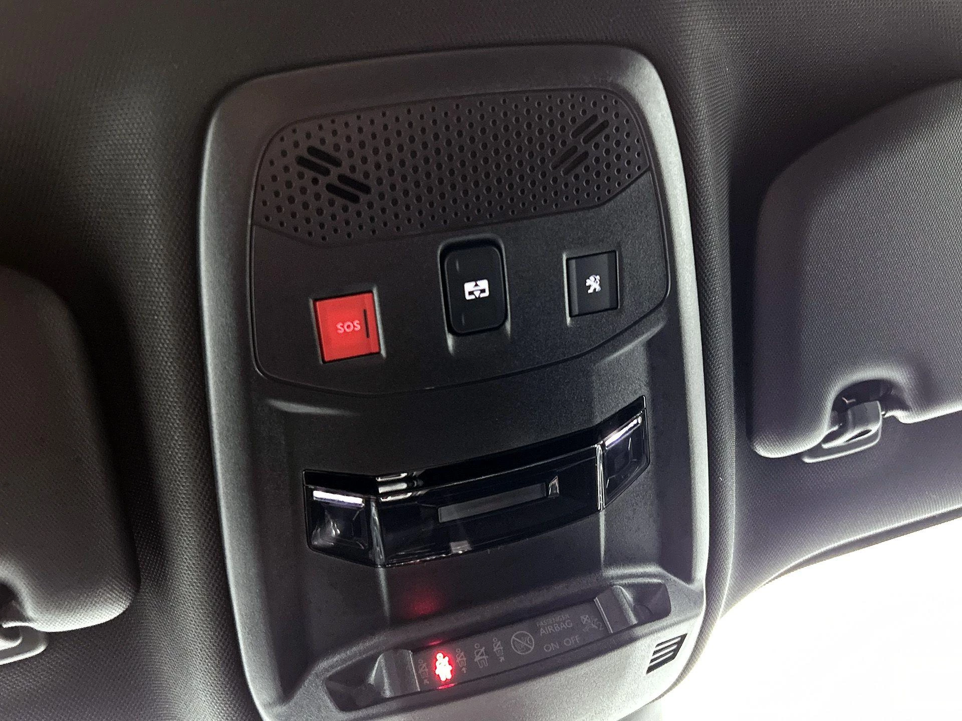 Peugeot-e-2008-image-22