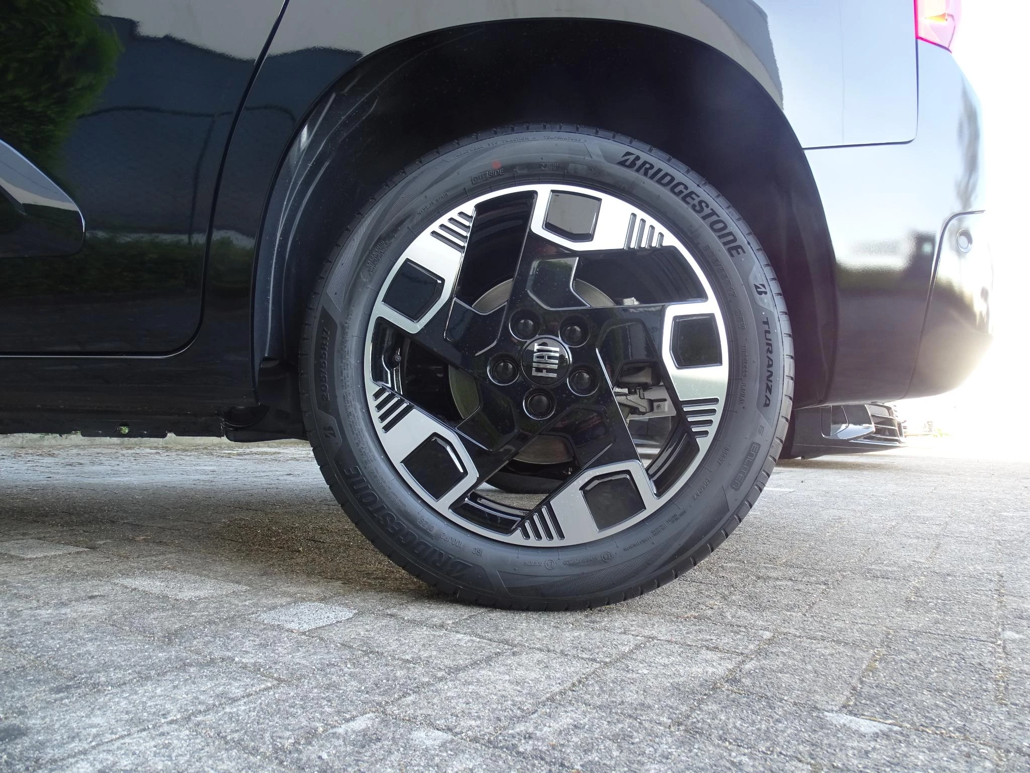 Fiat Qubo L 1.2T +gps+camera+park pilot +magic top