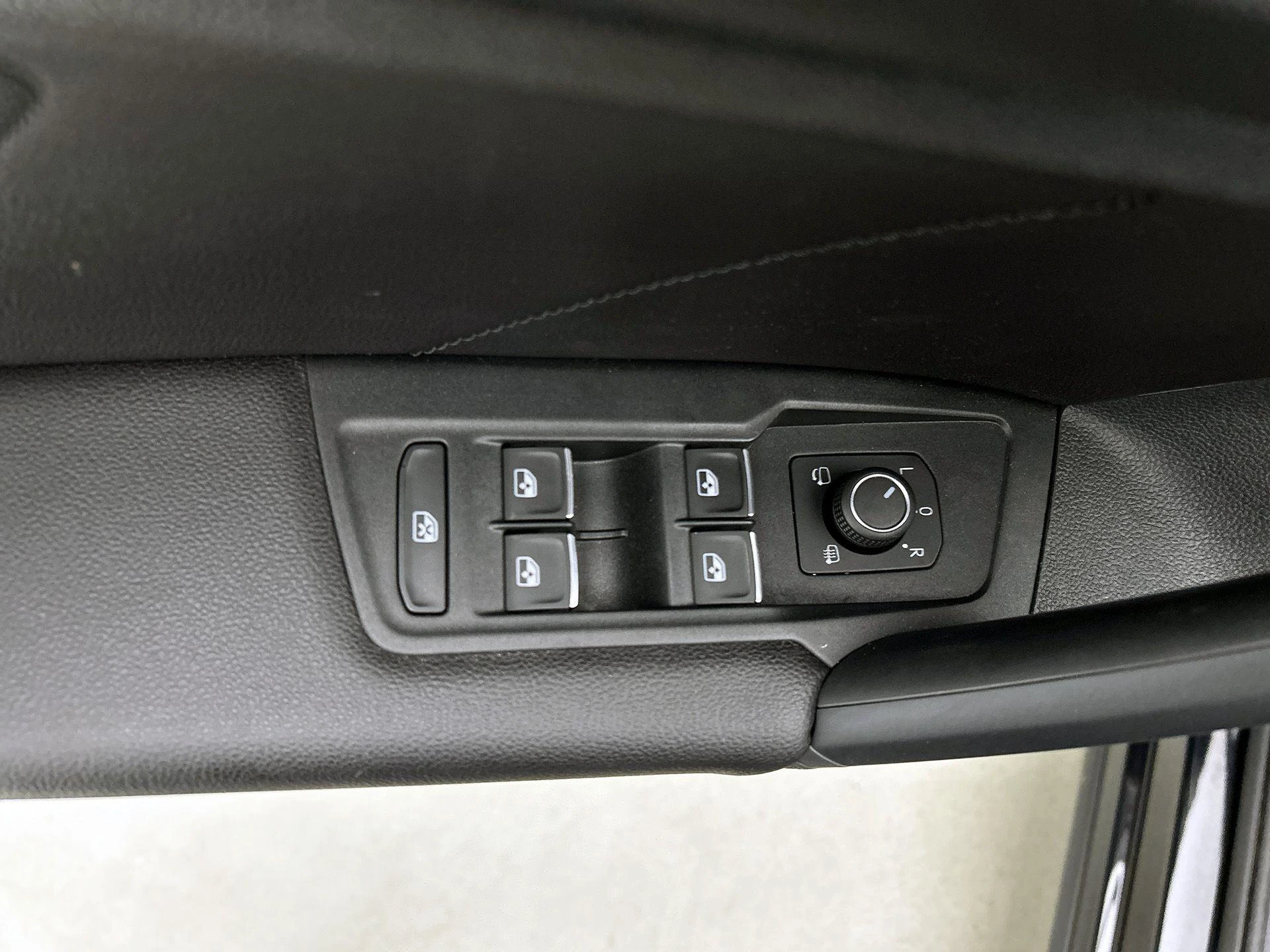 Volkswagen-Tiguan-image-32
