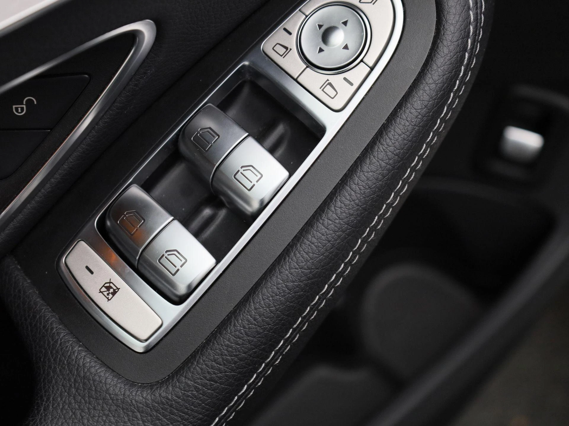 Mercedes-Benz-C-Klasse-image-31