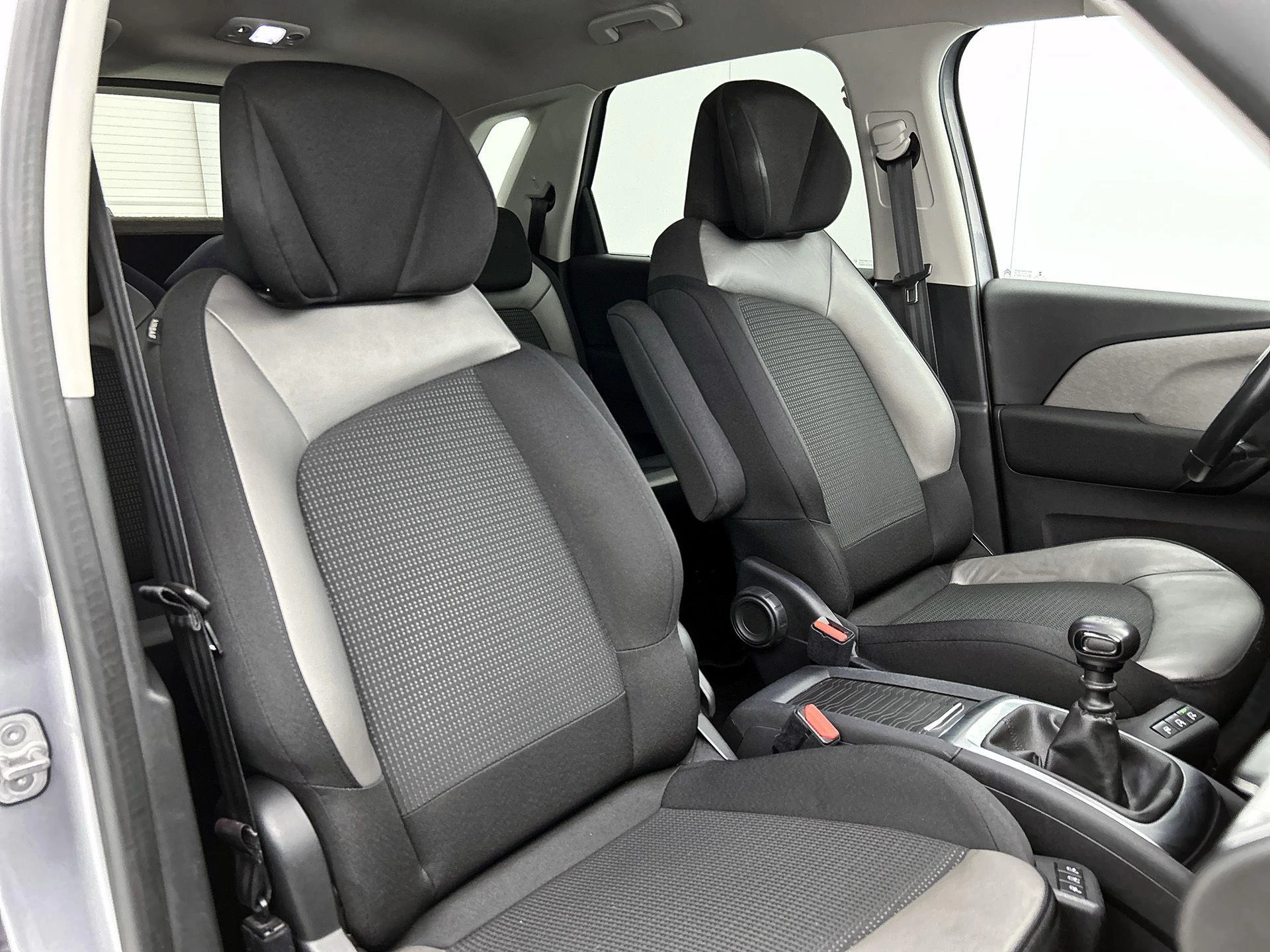 Citroën-C4 Spacetourer-image-32