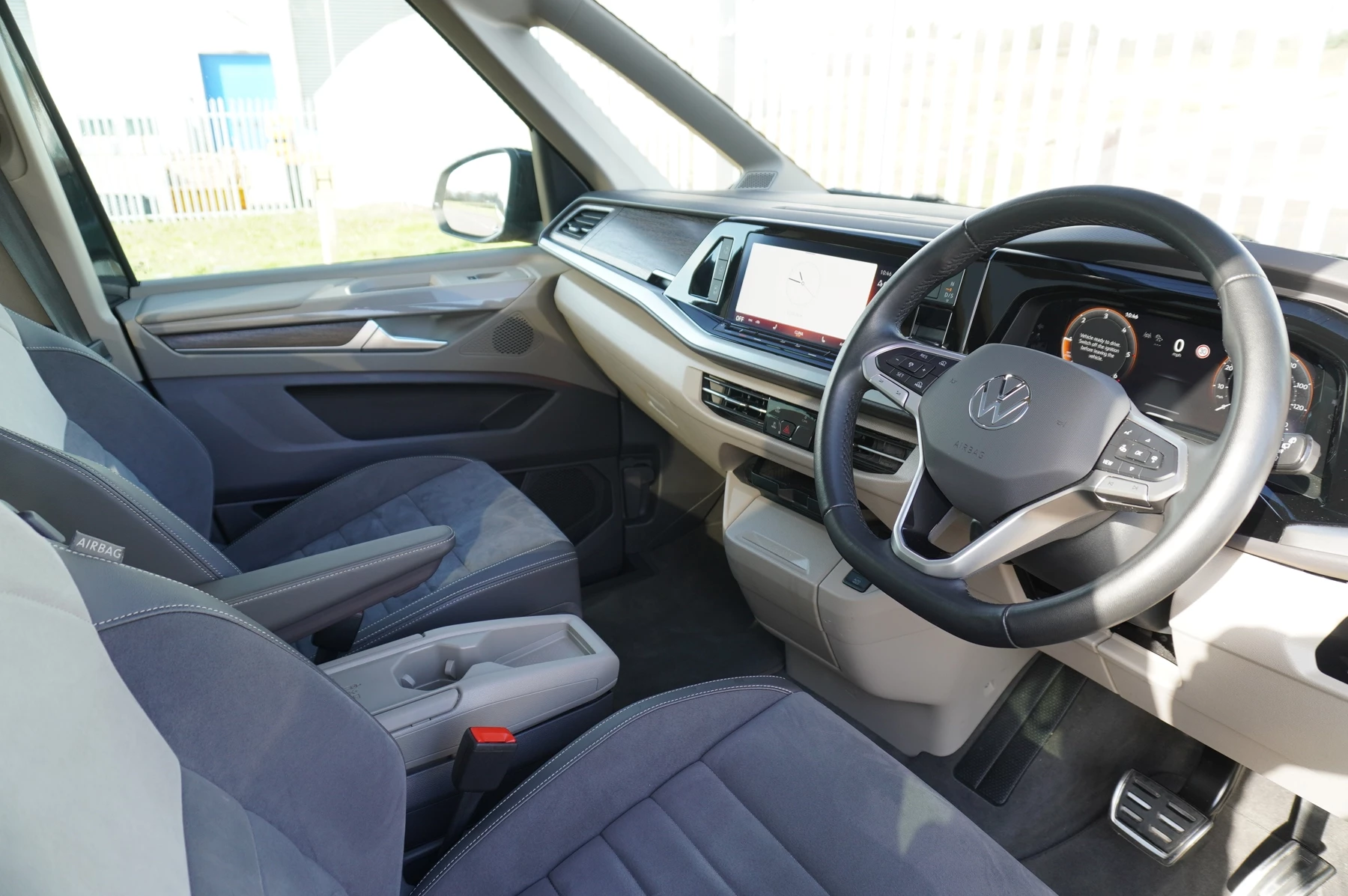Volkswagen-Multivan-image-5