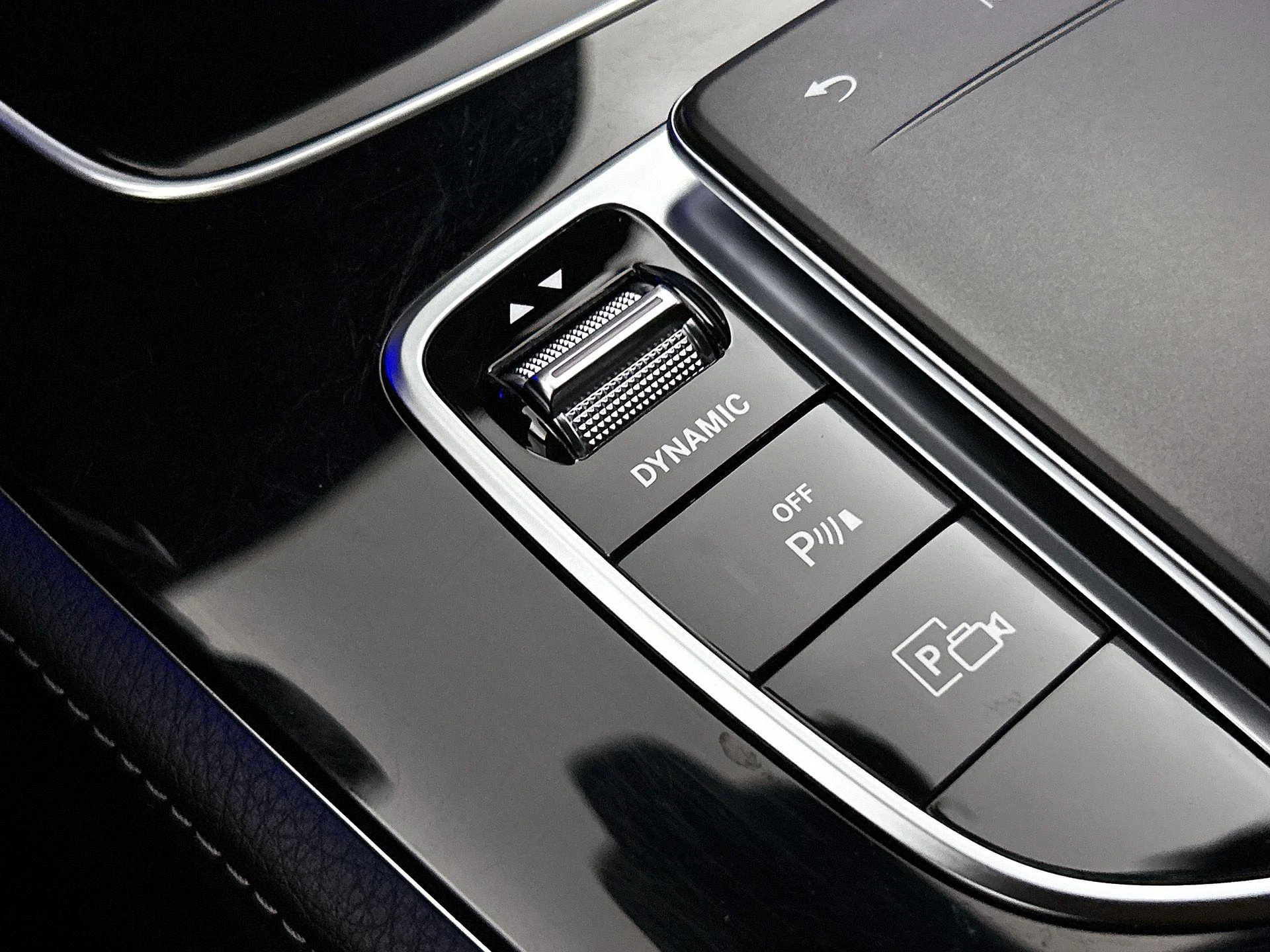 Mercedes-Benz-E-Klasse-image-10