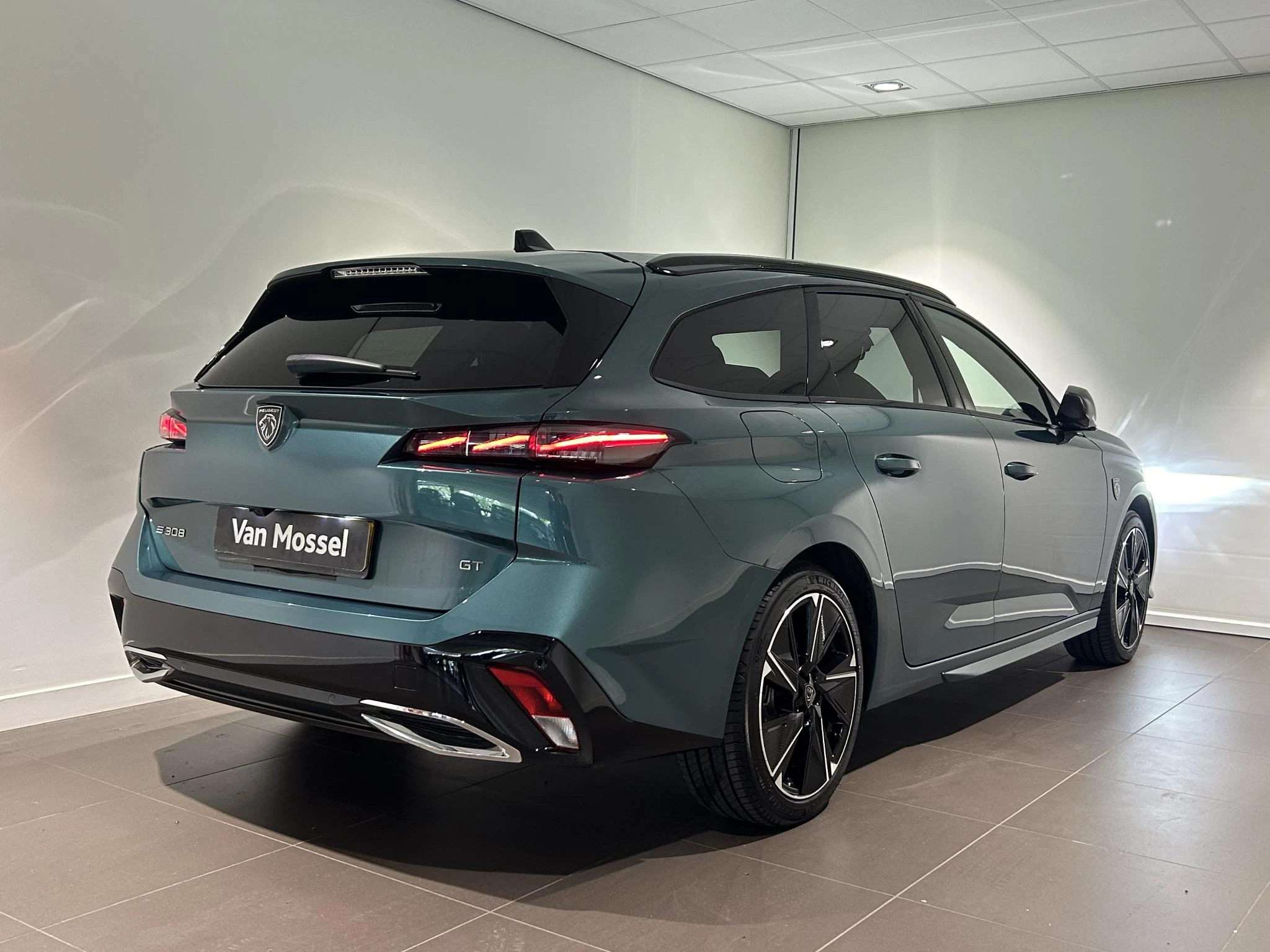 Peugeot e-308