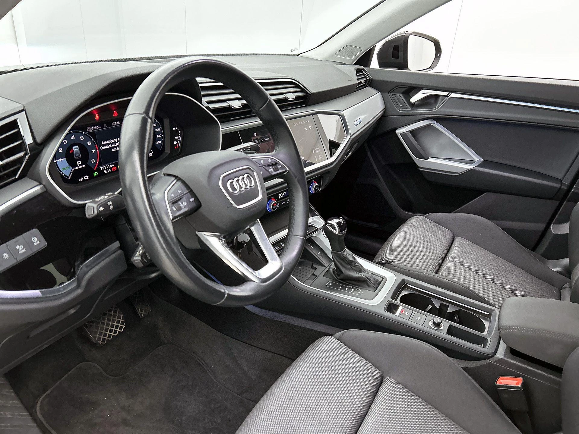 Audi-Q3-image-10
