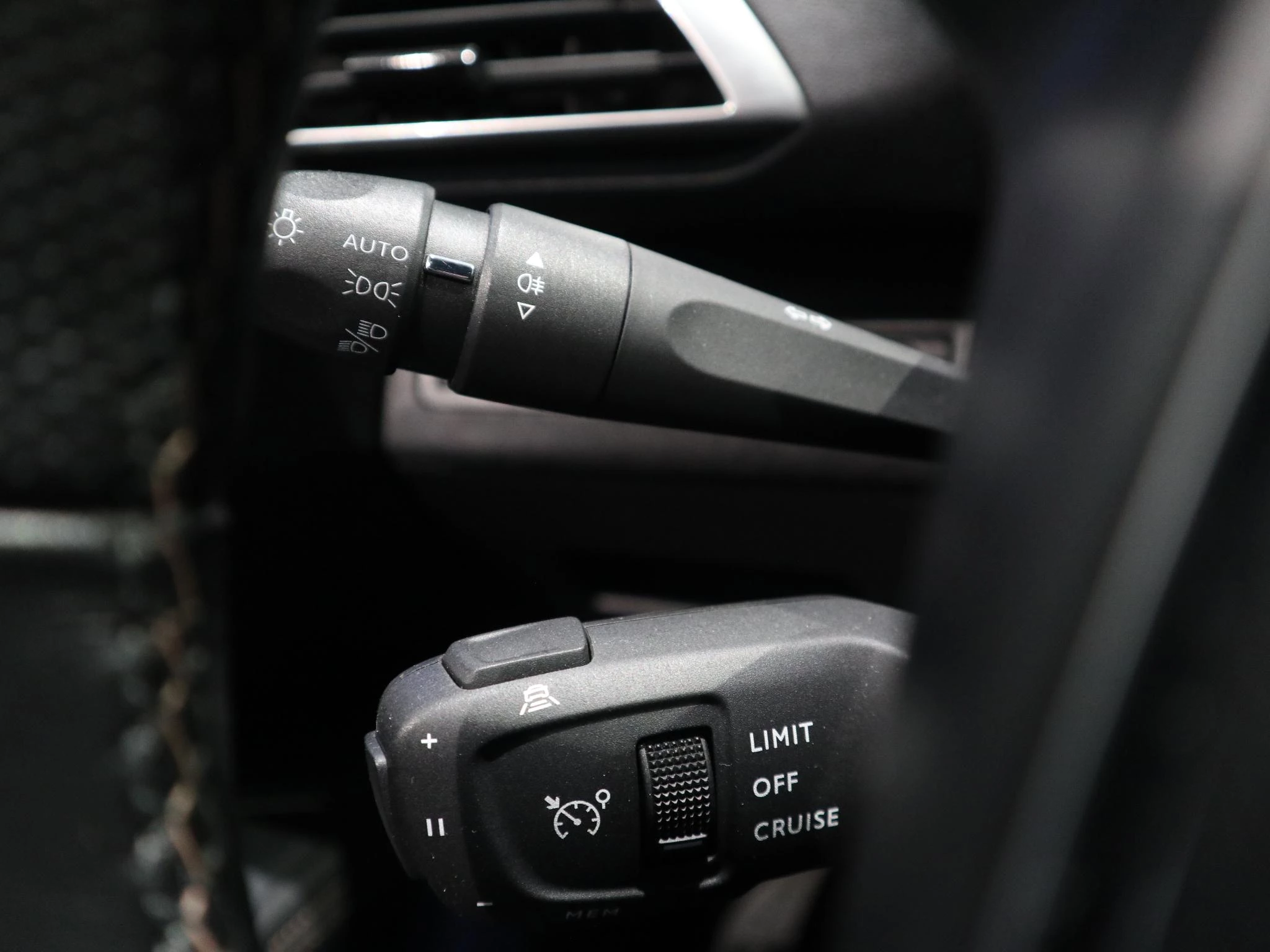 Peugeot-5008-image-22
