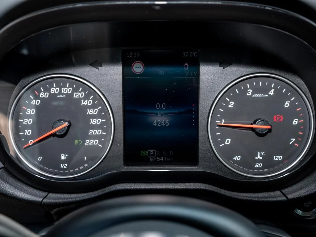 Mercedes-Benz-T-Klasse 180-image-14