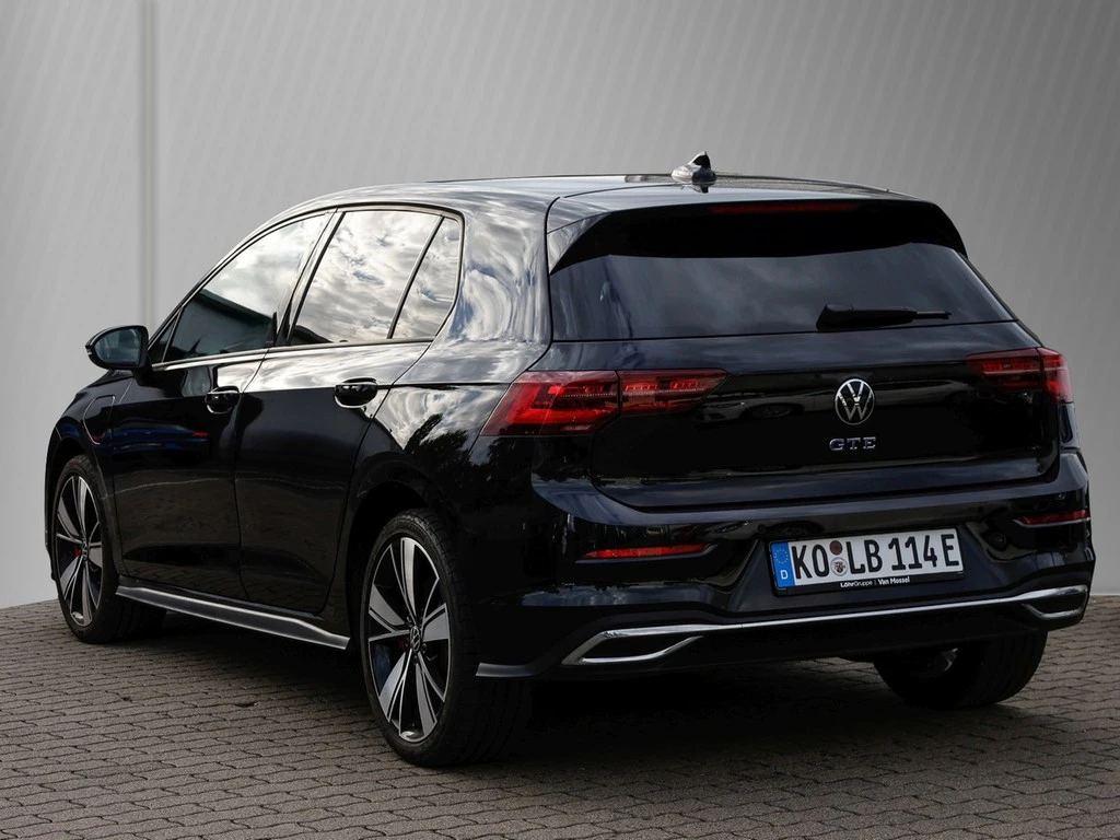 Volkswagen-Golf-image-3