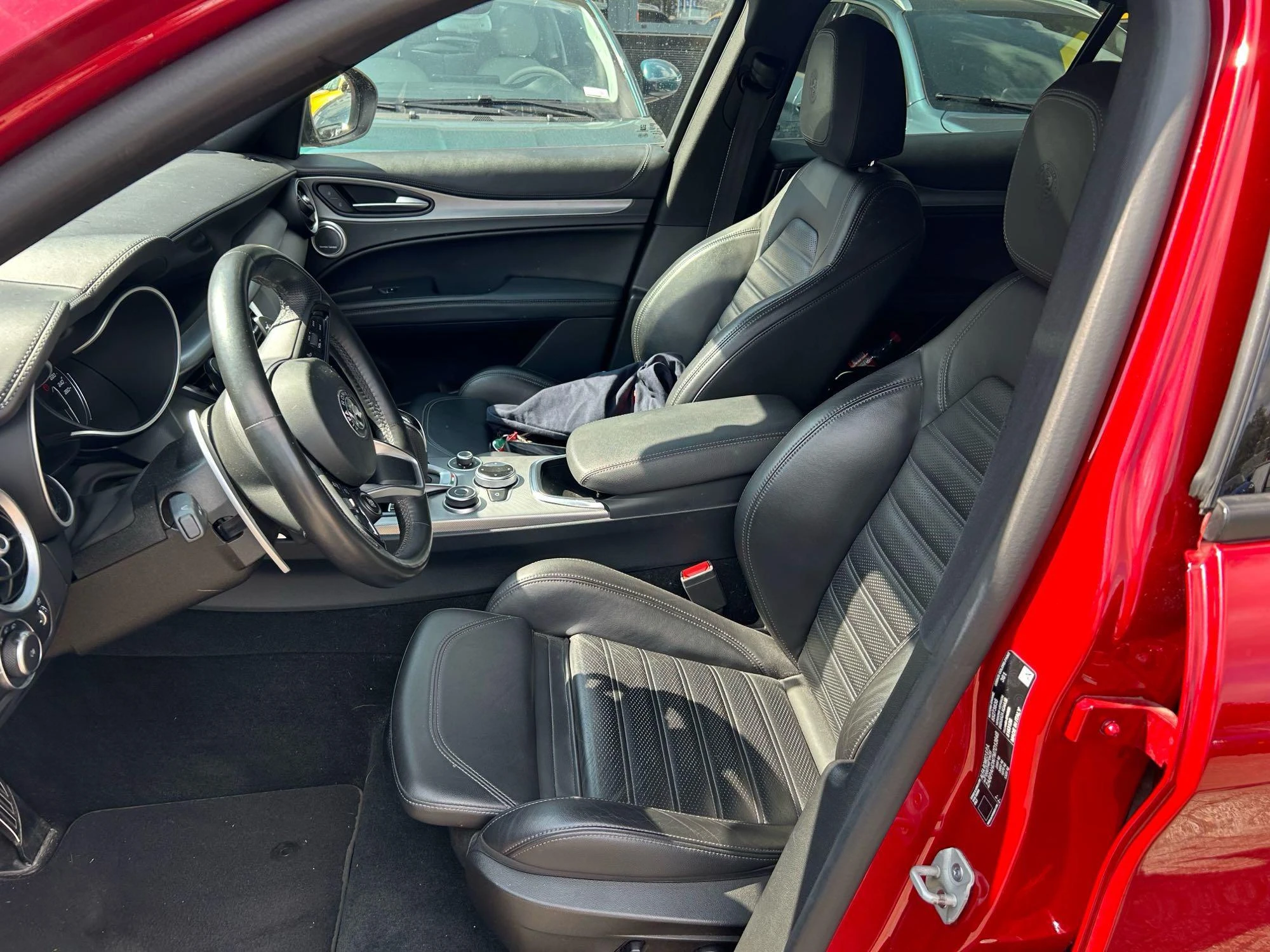 Alfa Romeo-Stelvio-image-1