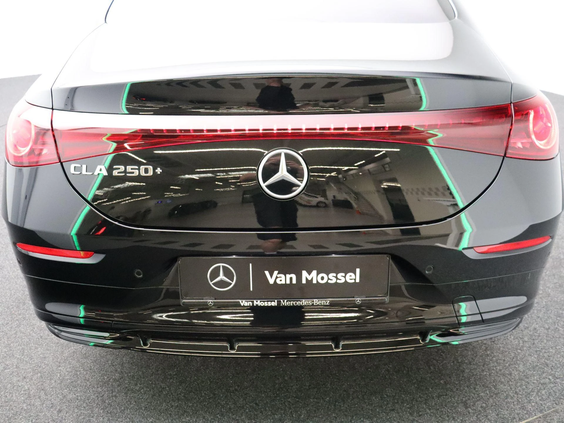 Mercedes-Benz-CLA-image-24