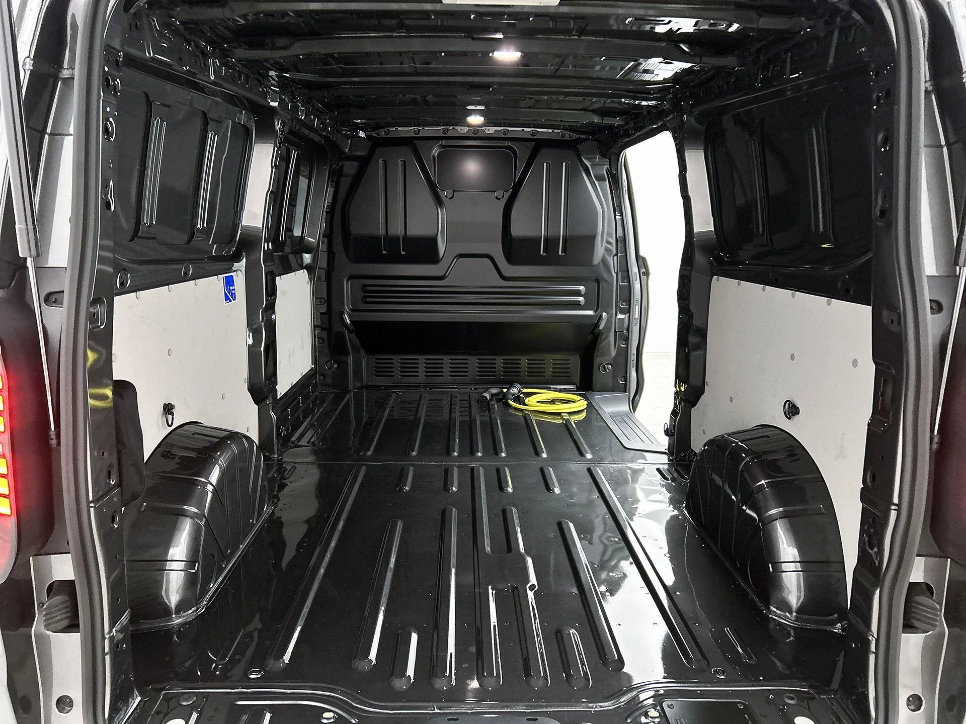 Volkswagen e-Transporter L2H1 Life 64 kWh 136PK