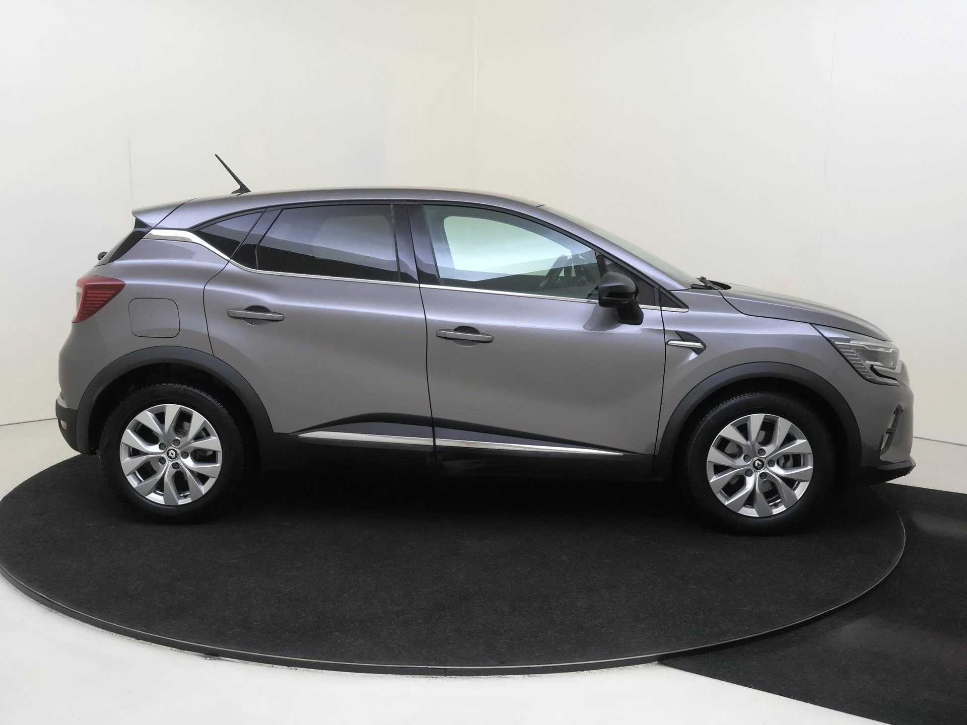 Renault-Captur-image-9