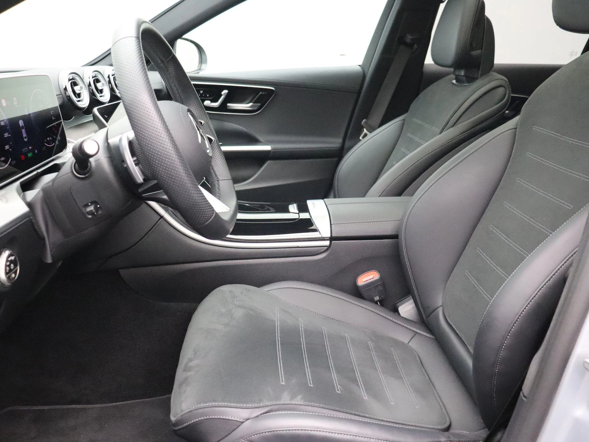 Mercedes-Benz C-Klasse 300 e AMG Line Sedan + PANORAMISCH DAK + SURROUND VIEW CAMERA +