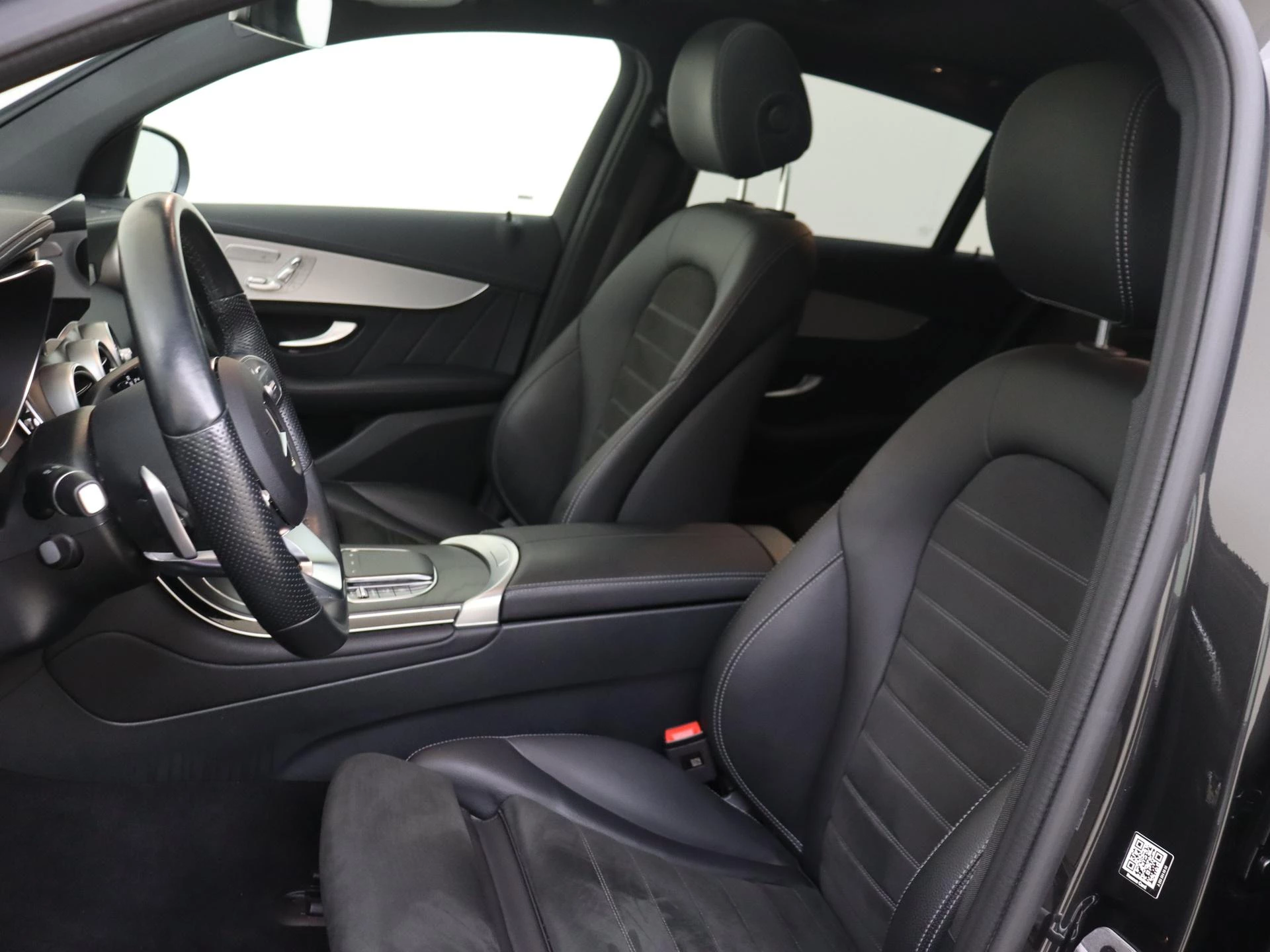 Mercedes-Benz-GLC-image-10