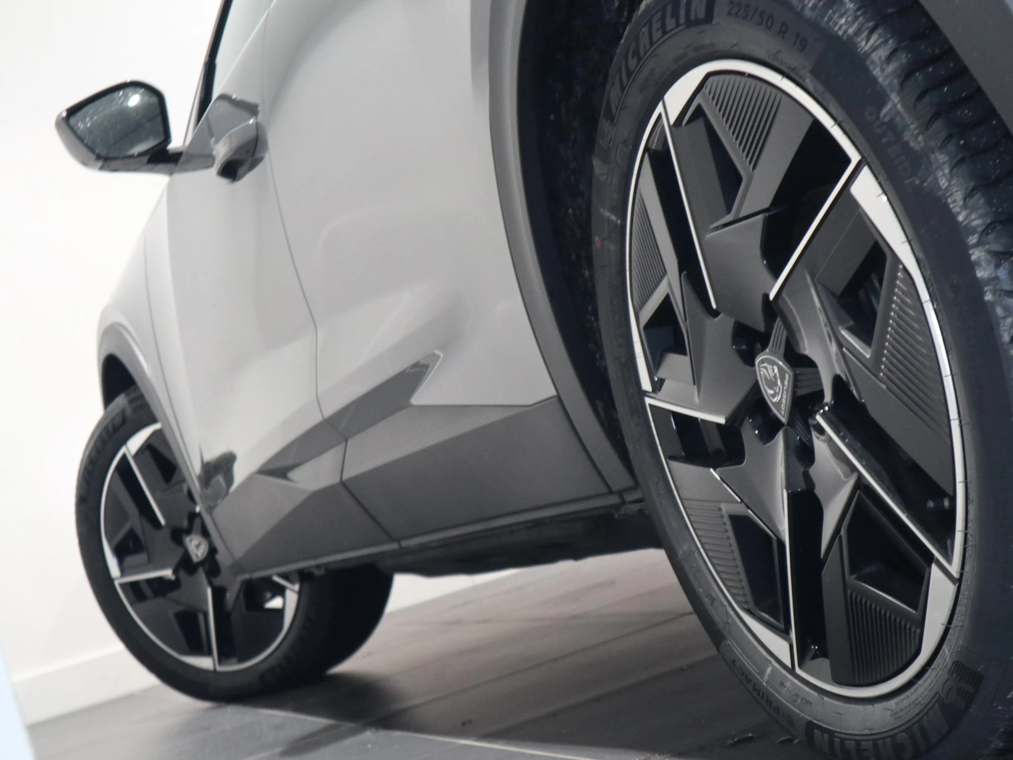 Peugeot-408-image-25