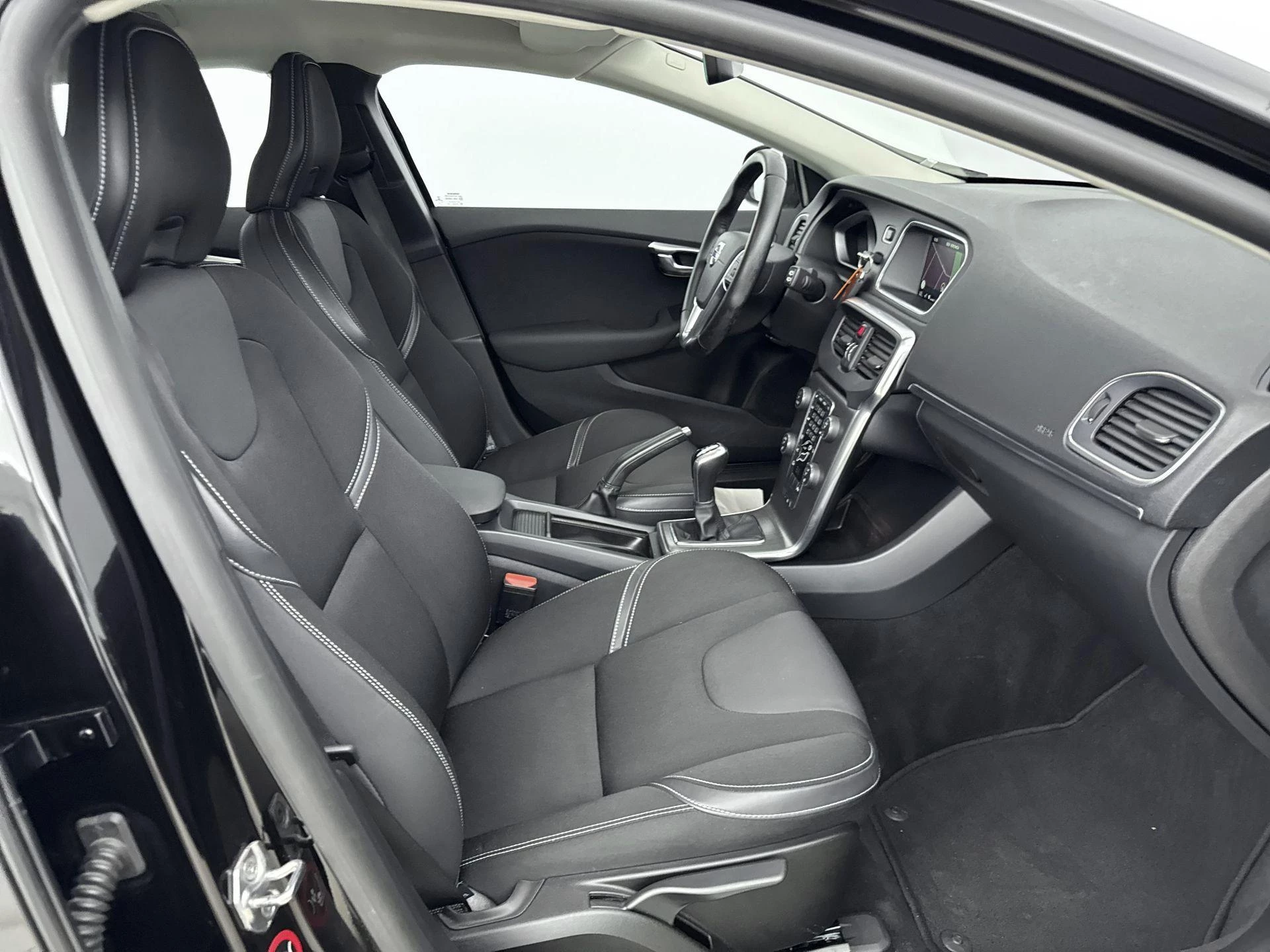 Volvo-V40-image-26