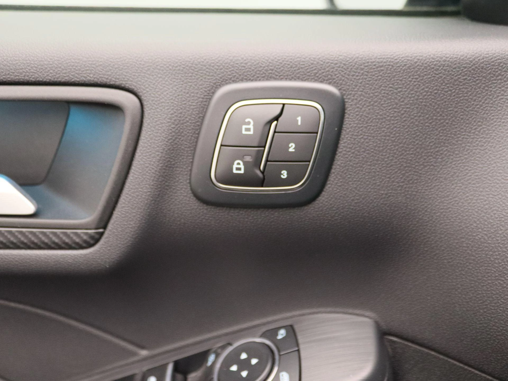 Ford-Kuga-image-24