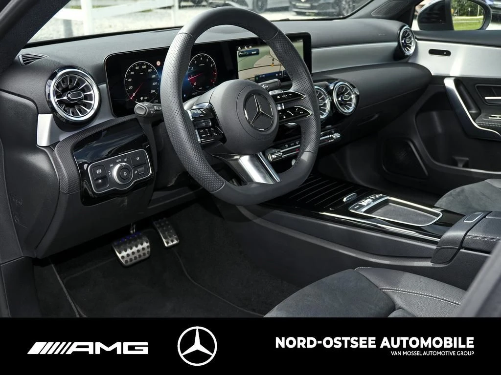 Mercedes-Benz A-Klasse 200 AMG ADV.+ PANO MBUX NIGHT AMG Line
