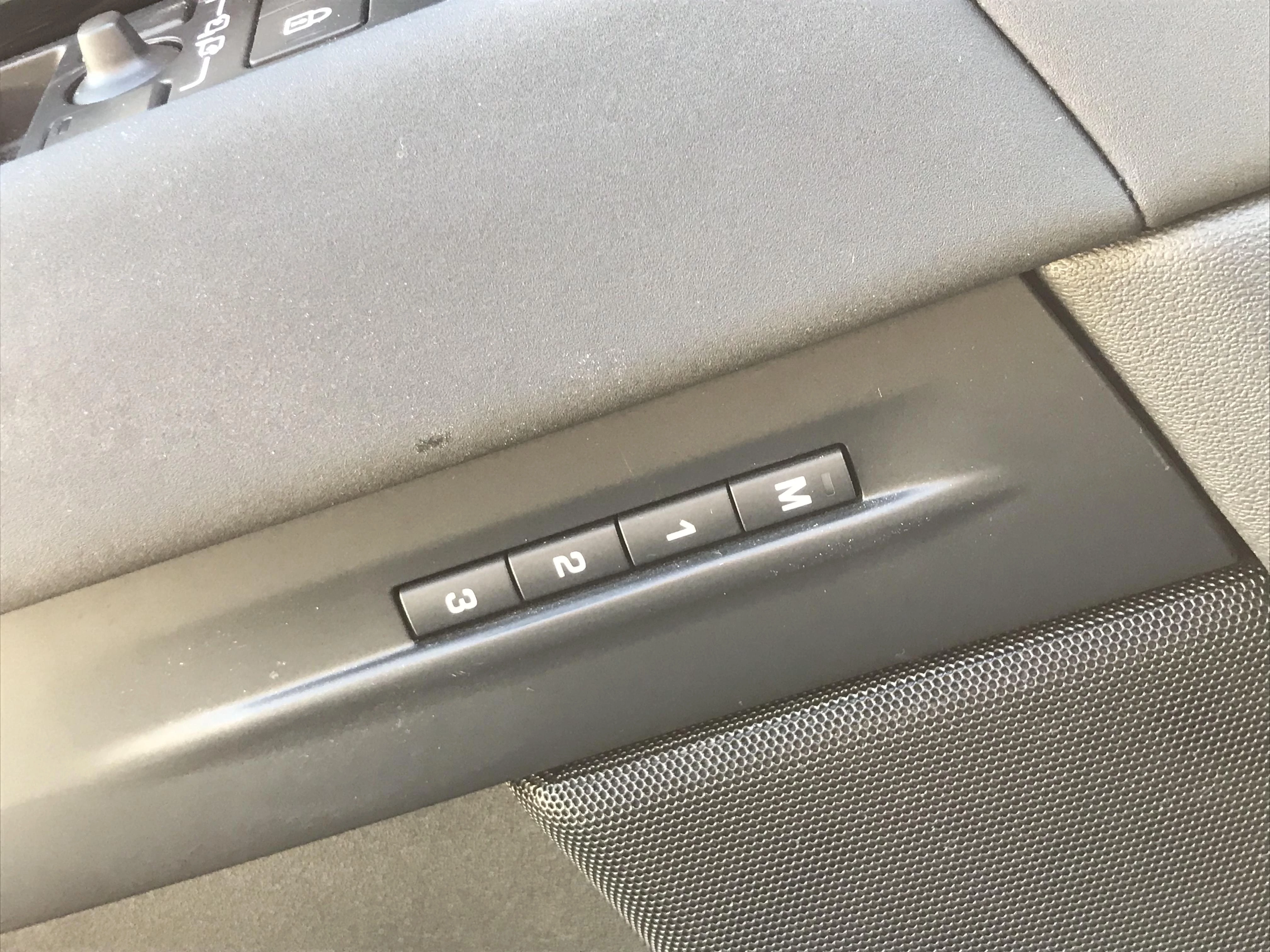 Land Rover-Range Rover Evoque-image-16