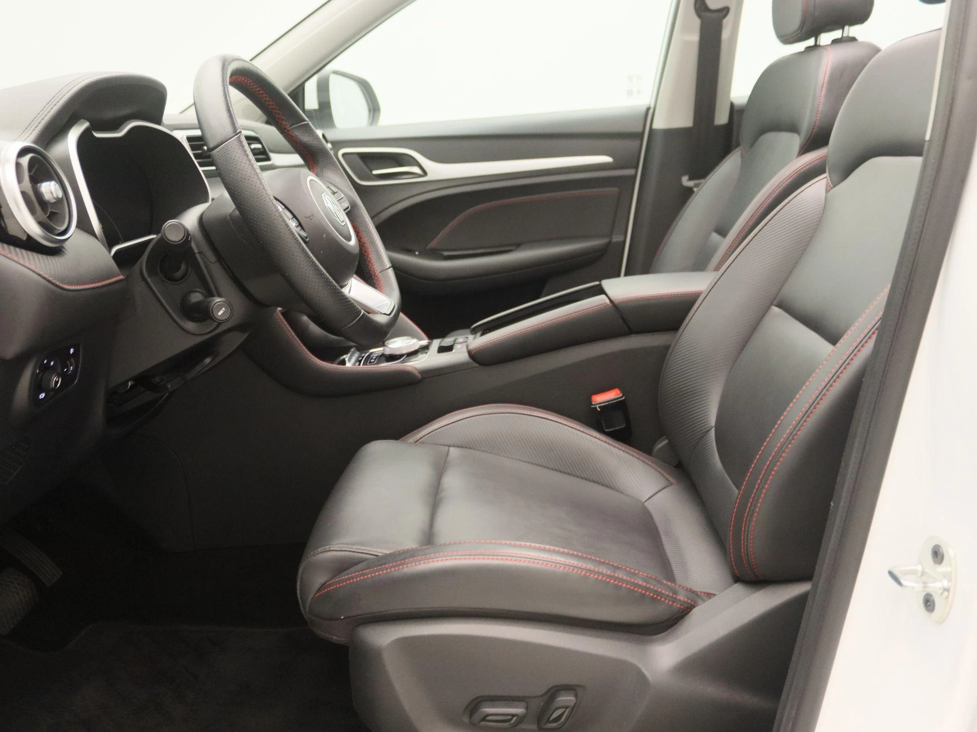 MG-ZS EV-image-11