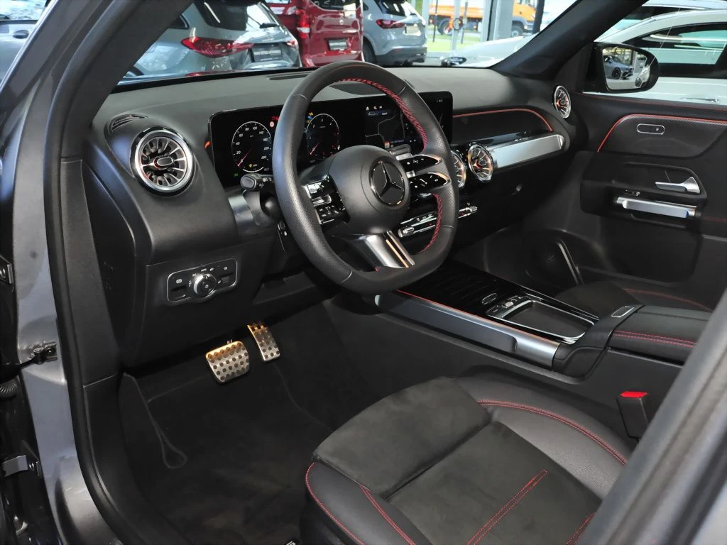 Mercedes-Benz-GLB 200 d-image-8