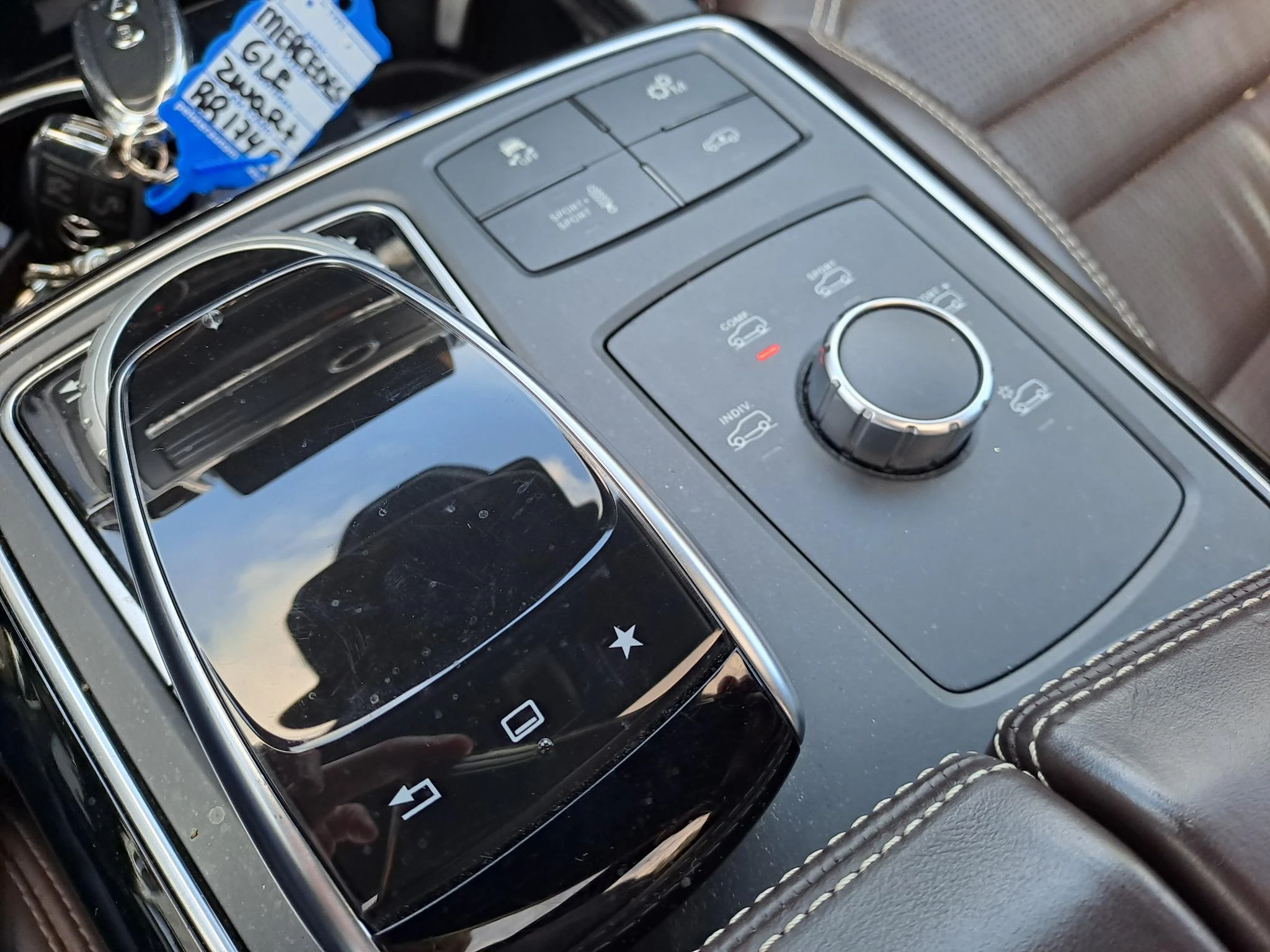 Mercedes-Benz-GLE-image-17