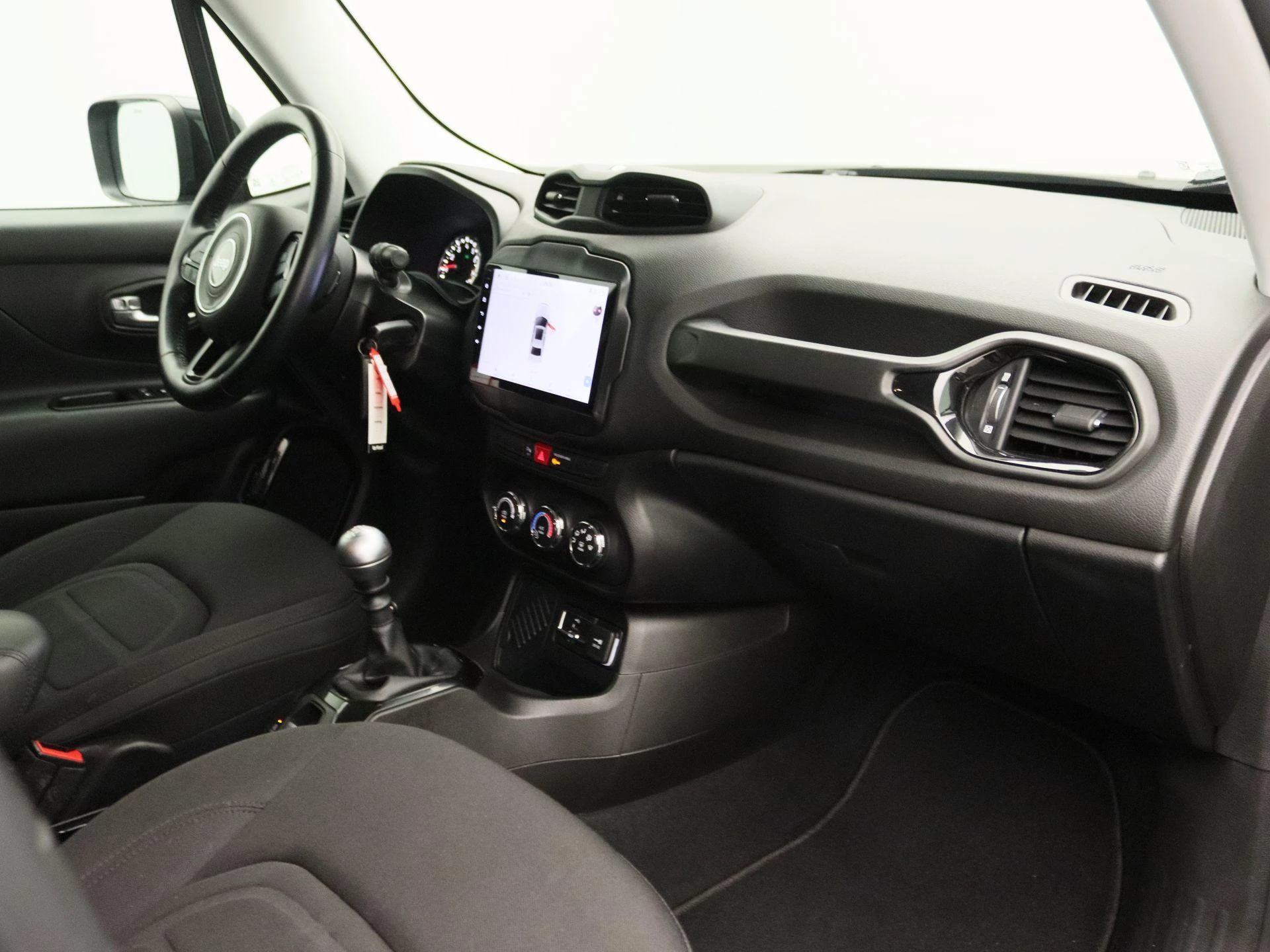 Jeep-Renegade-image-21