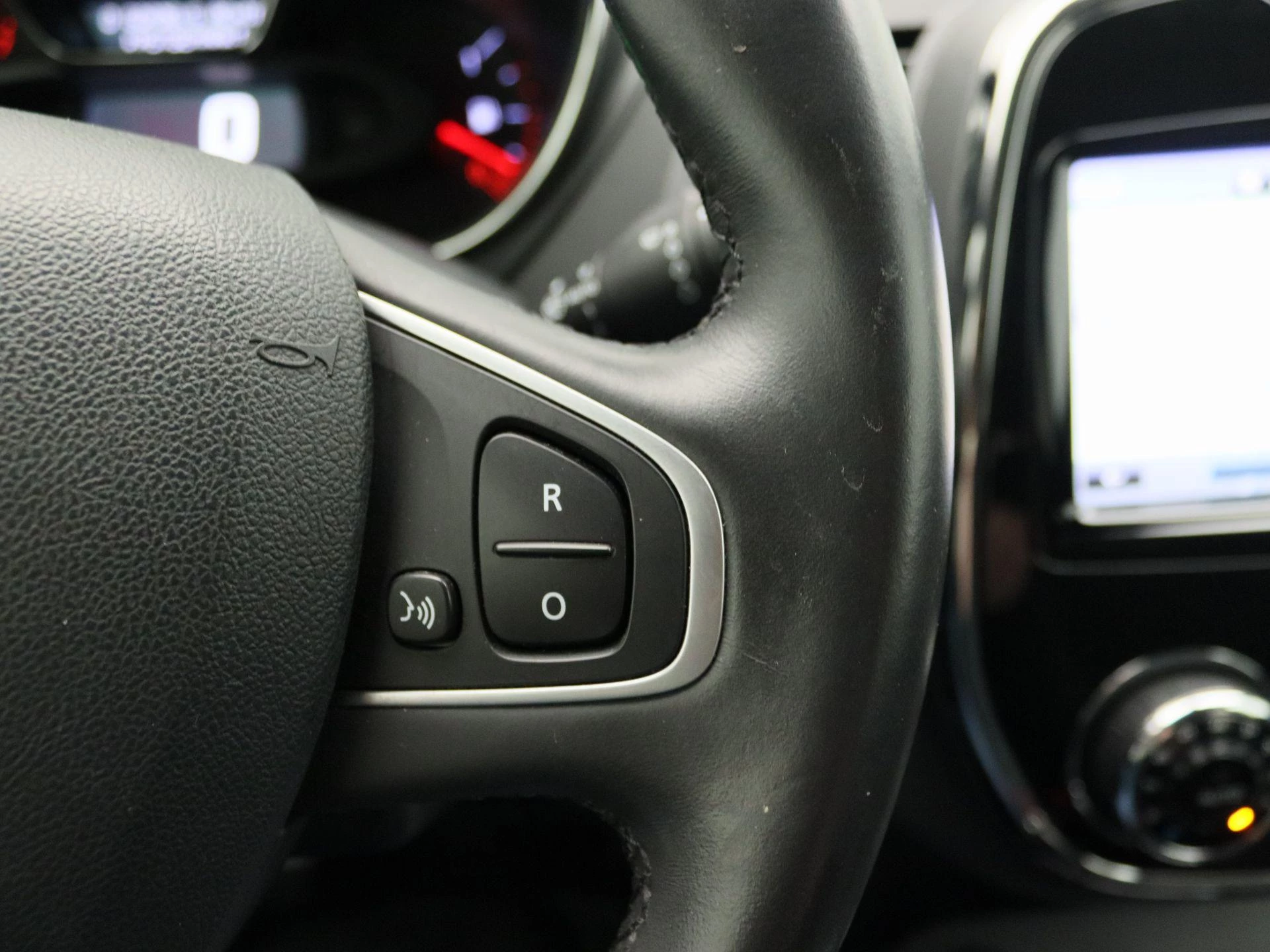 Renault-Captur-image-16