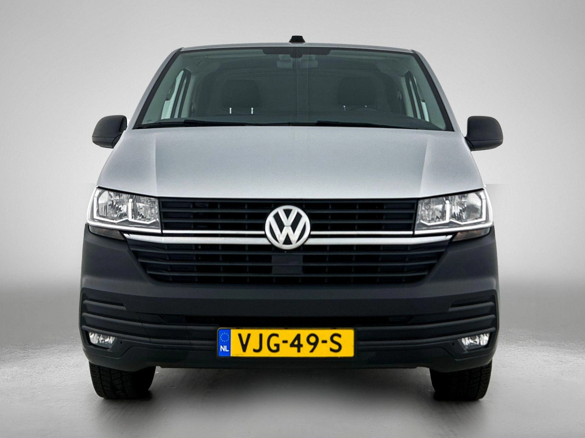 Volkswagen-Transporter-image-6