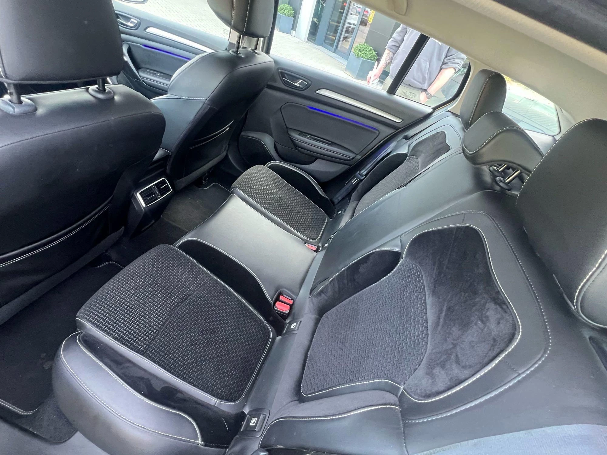 Renault-Mégane Grand Tour-image-27