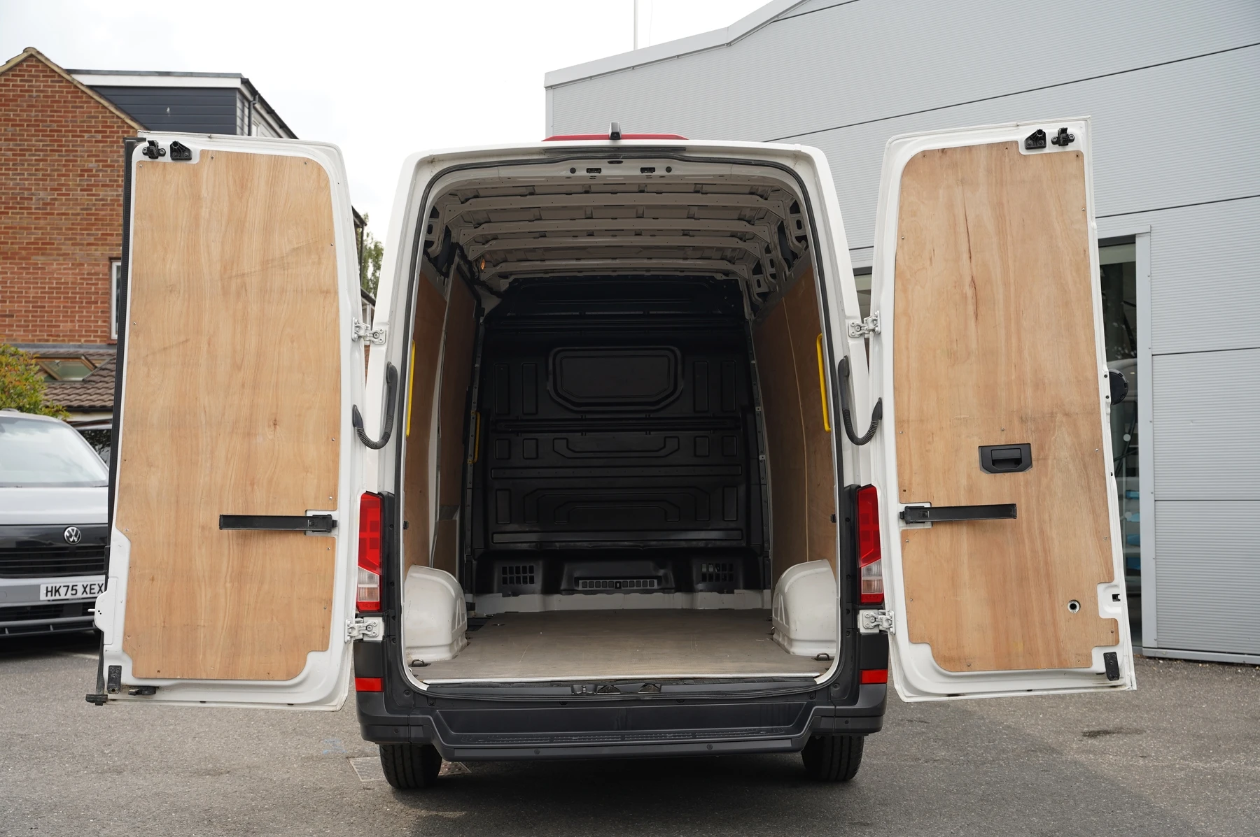 Volkswagen-Crafter-image-27