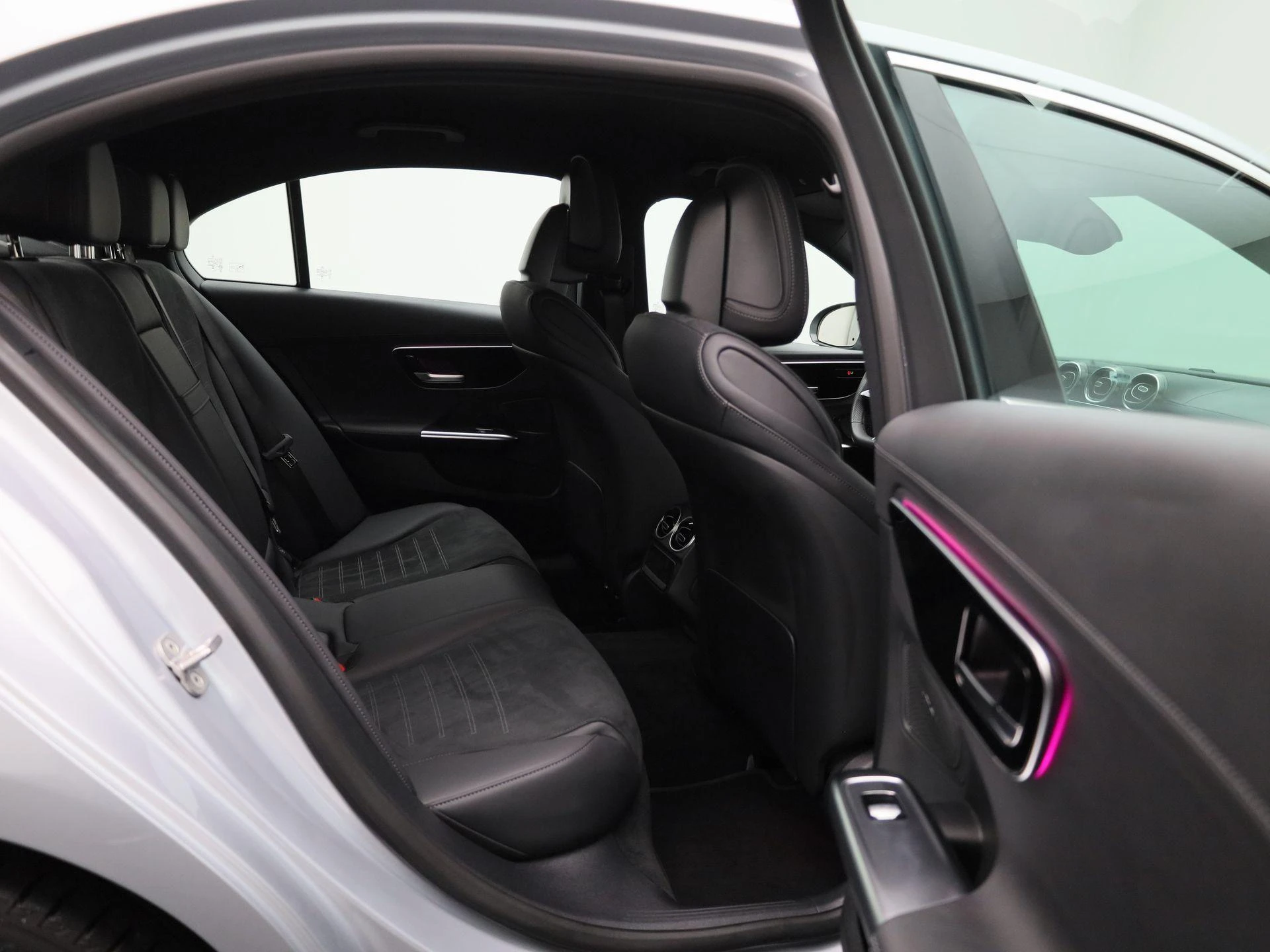 Mercedes-Benz-C-Klasse-image-42