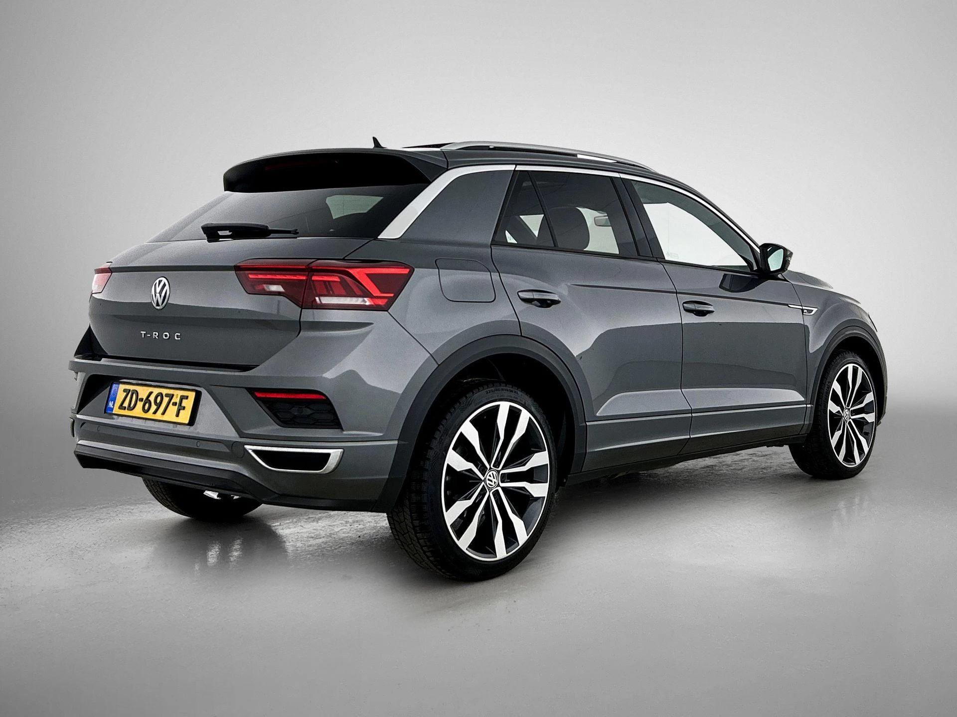 Volkswagen-T-Roc-image-3