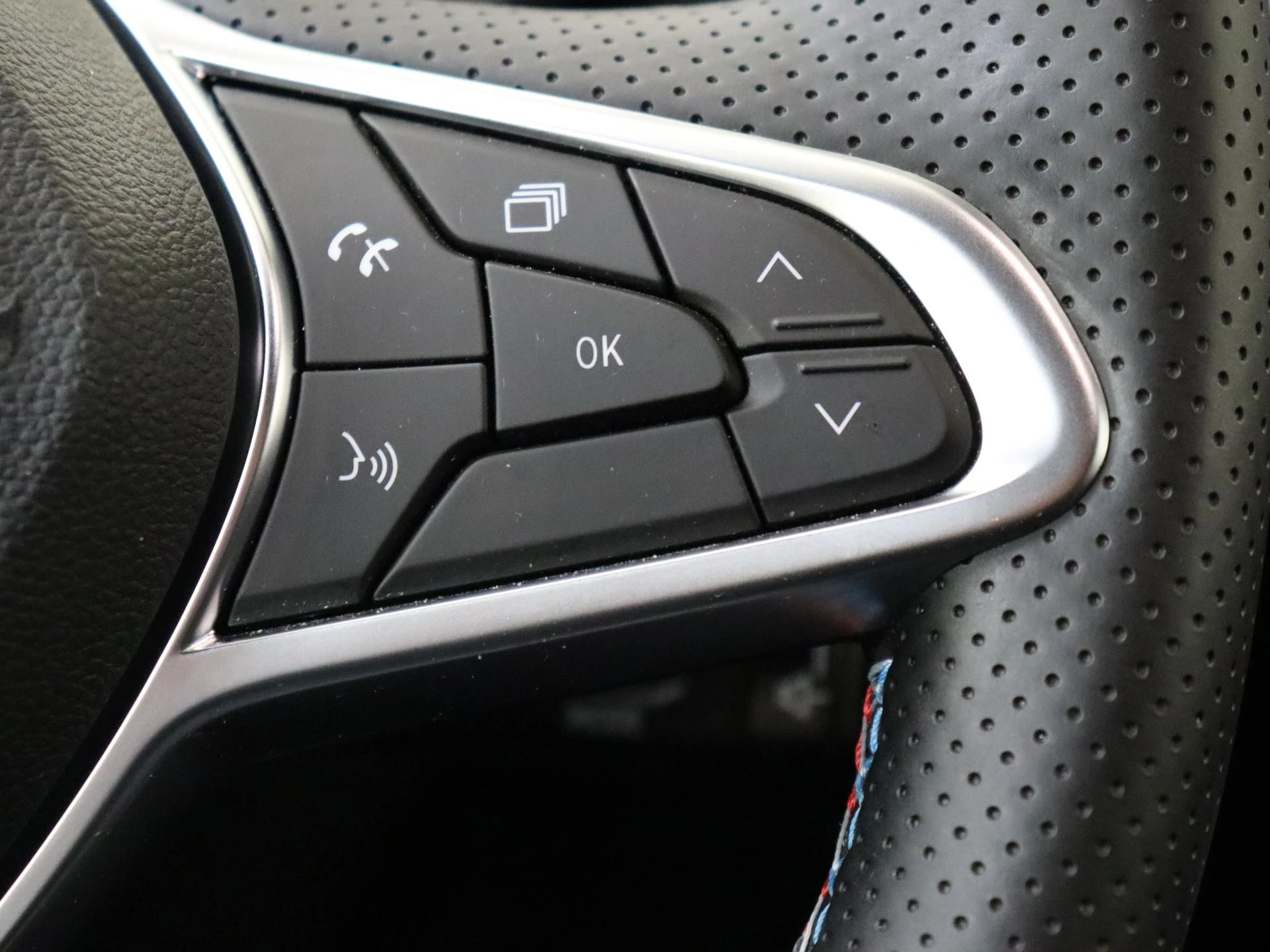 Renault-Clio-image-12