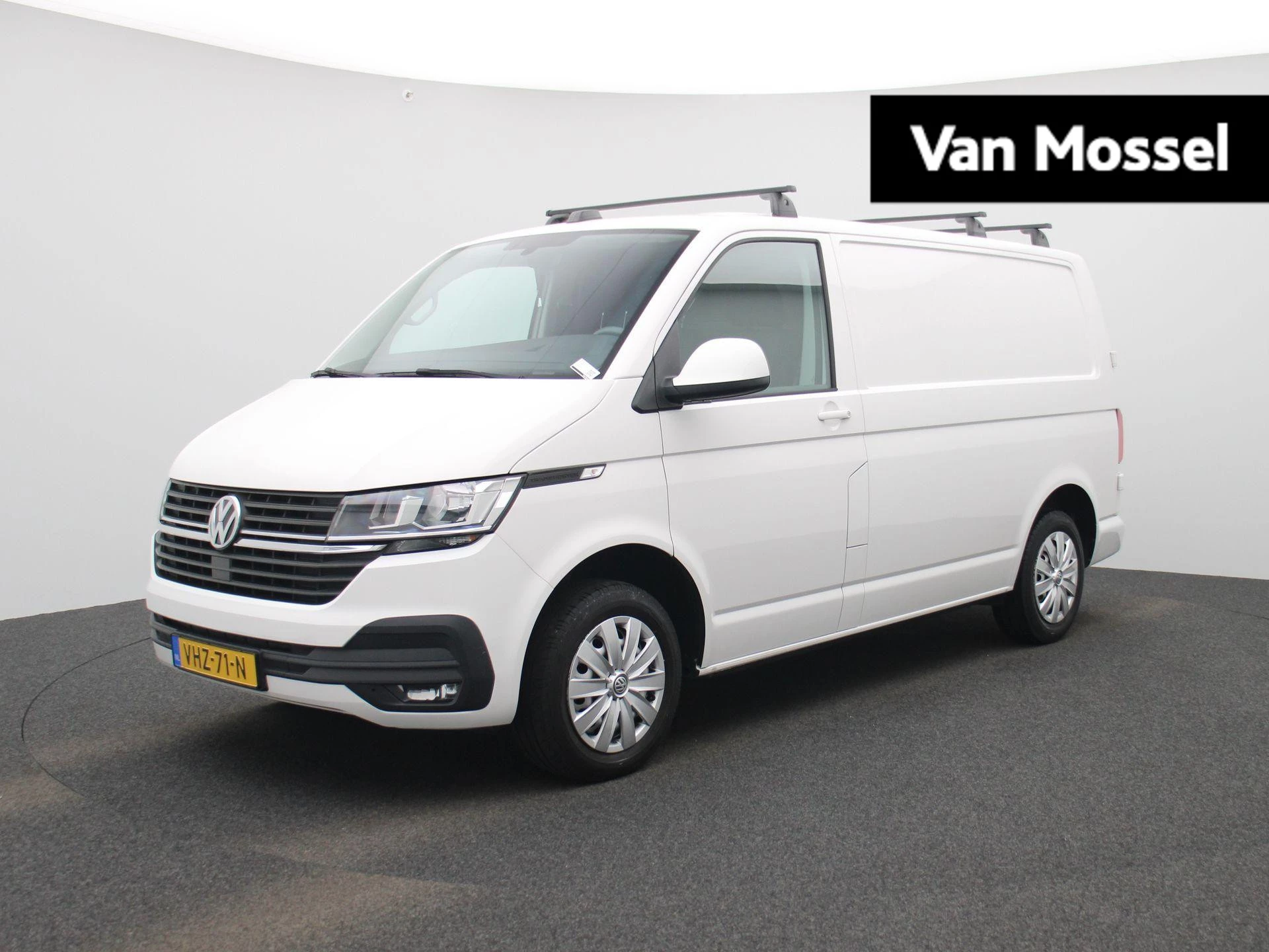 Volkswagen-Transporter-image-0