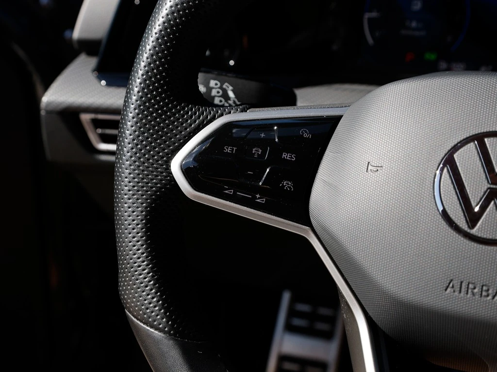 Volkswagen-Golf-image-15