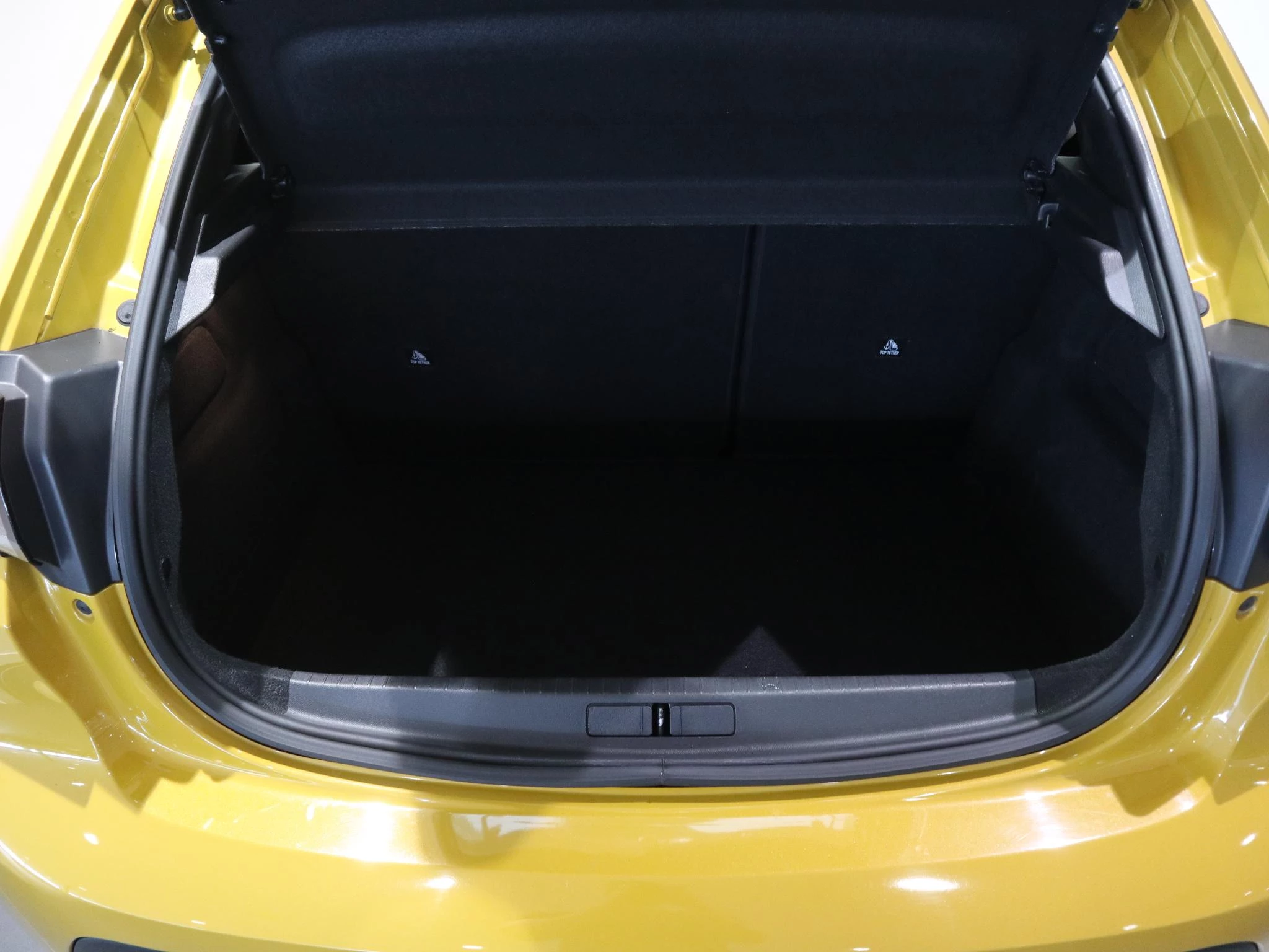 Peugeot-208-image-19