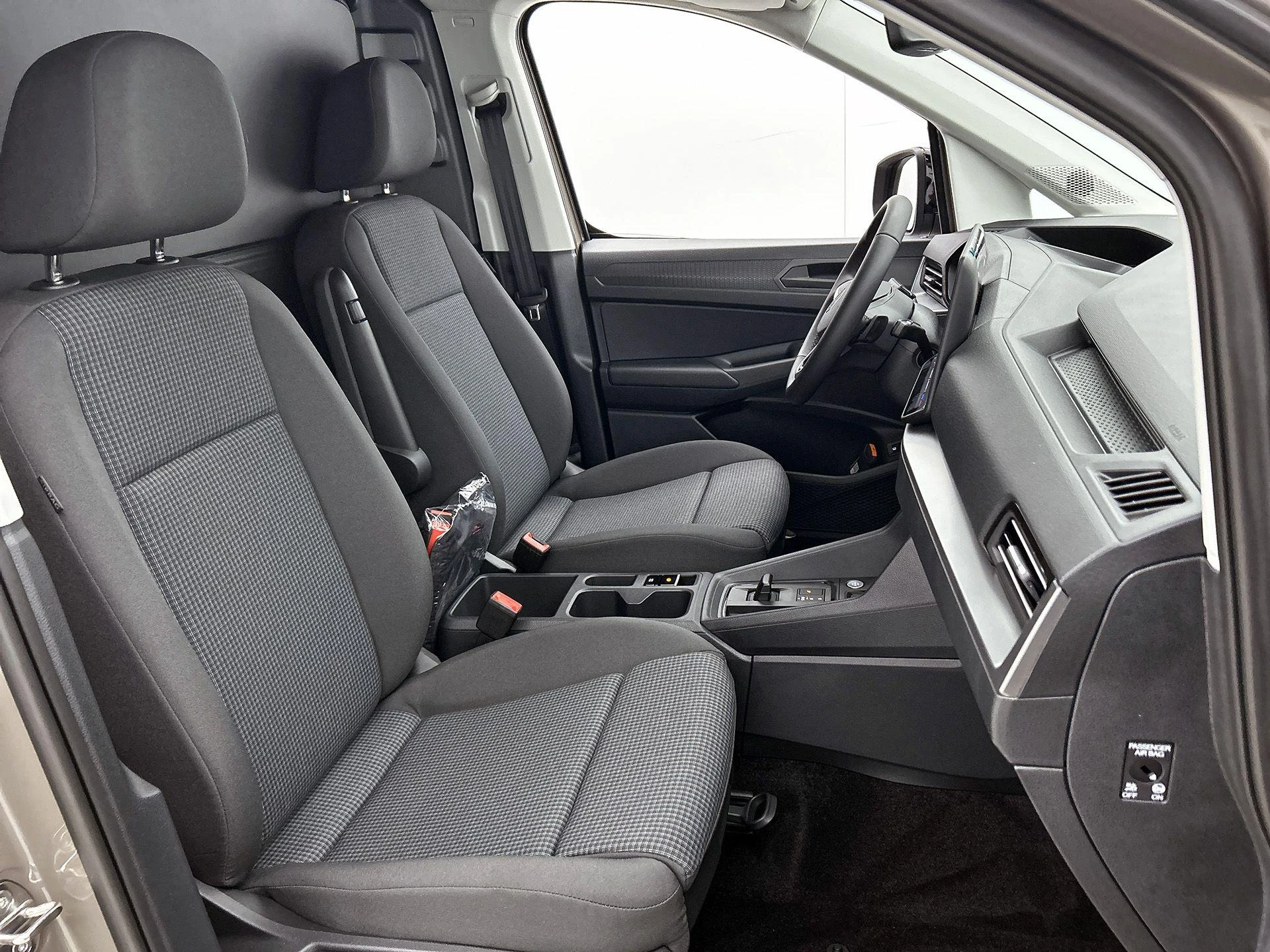 Volkswagen-Caddy-image-40