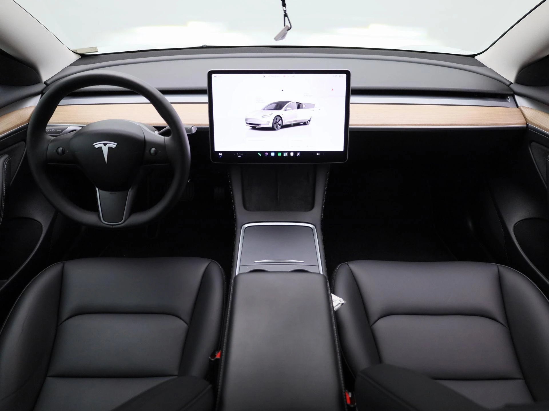 Tesla-Model 3-image-8