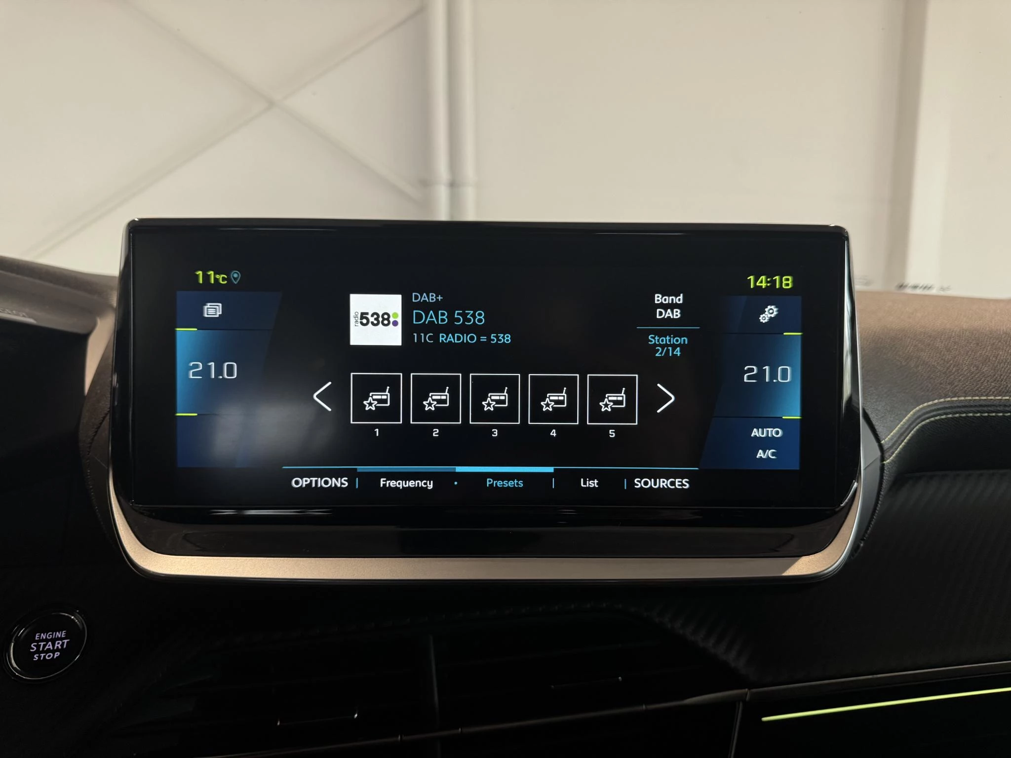 Peugeot-e-208-image-33