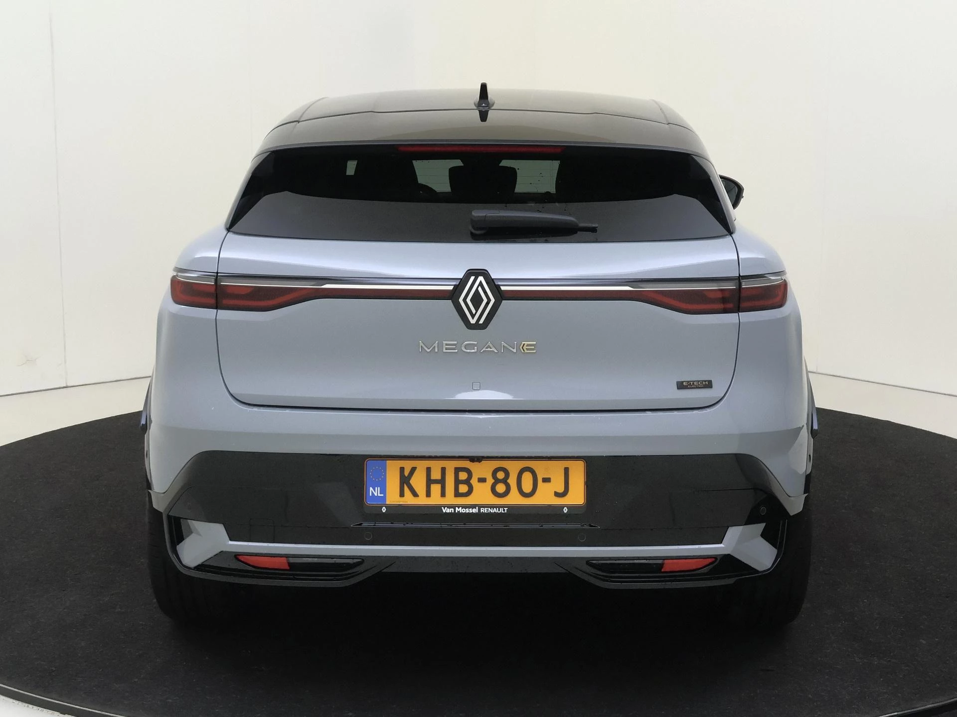 Renault-Megane E-Tech-image-6