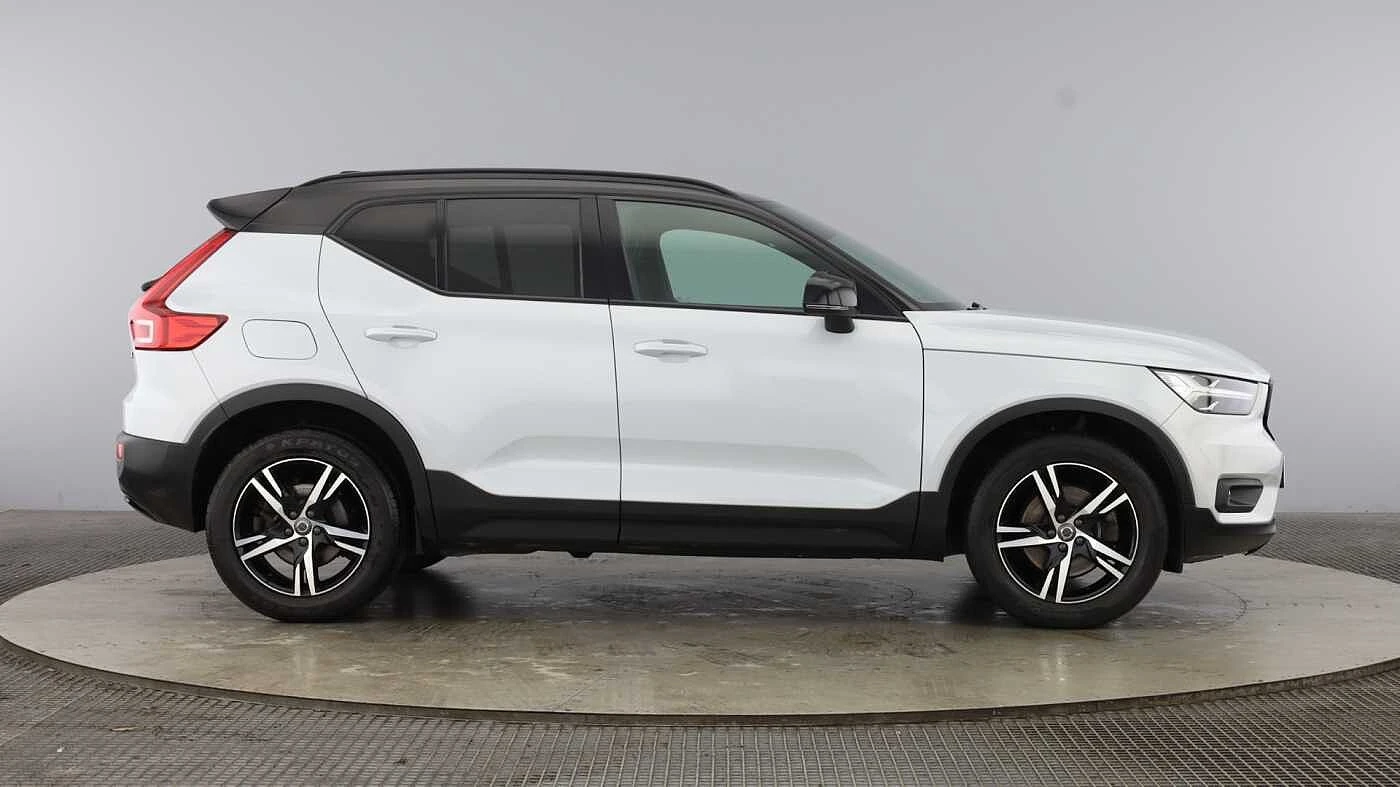 Volvo-XC40-image-1